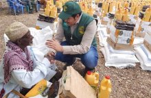 مركز الملك سلمان للإغاثة يوزع 1,000 سلة غذائية لمتضرري الفيضانات في الصومال