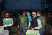 مركز الملك سلمان للإغاثة يبادر في توزيع الغذاء والكساء لمتضرري حريق مخيم اللاجئين السوريين في لبنان