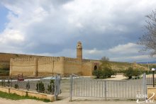 خانقاه بير حسين تراث عمراني عالمي شاهد على التاريخ في أذربيجان