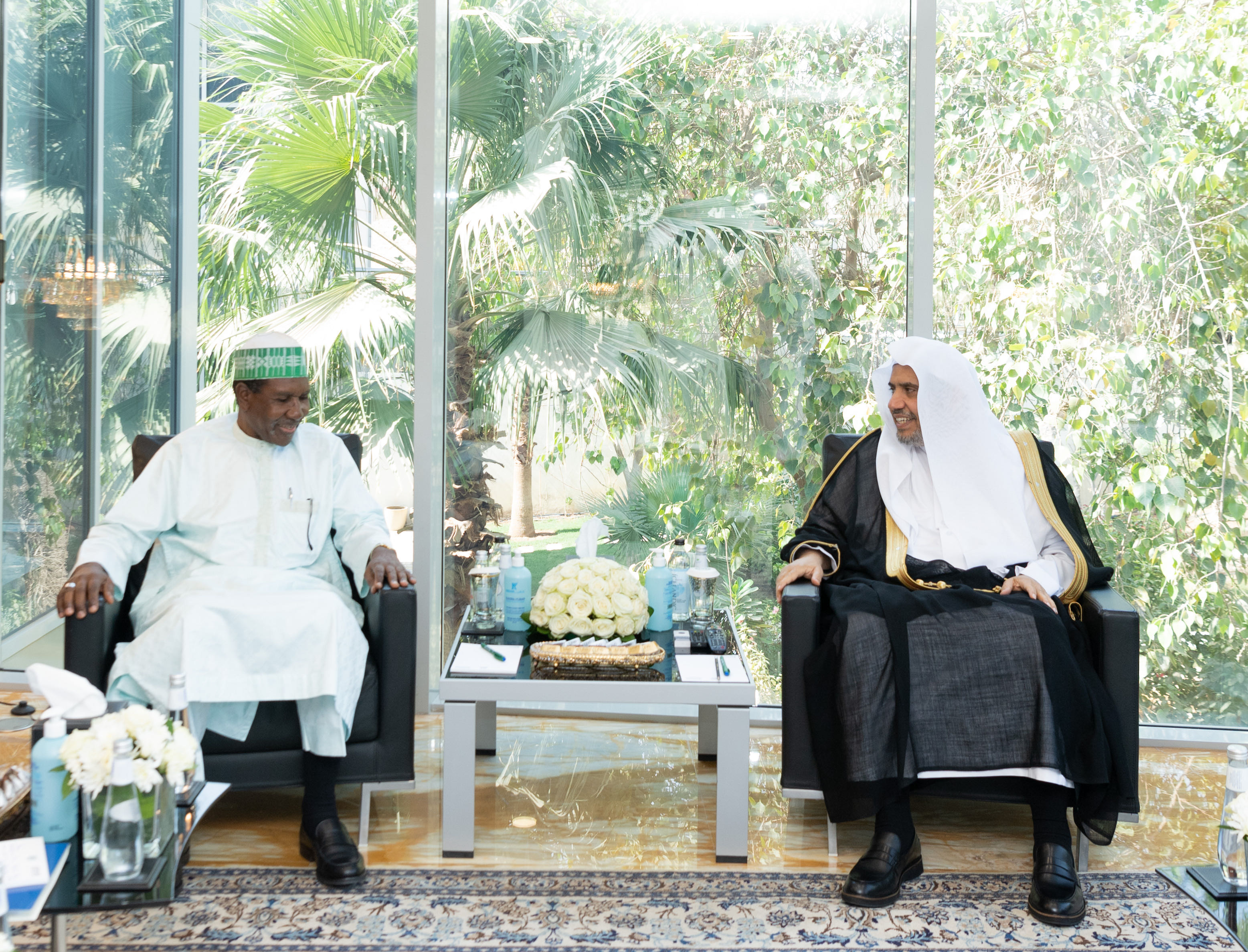 Le Secrétaire général de la LIM Mohammad Alissa , a reçu à Riyad l’Ambassadeur de la République du Nigéria auprès du Royaume d’Arabie saoudite, 