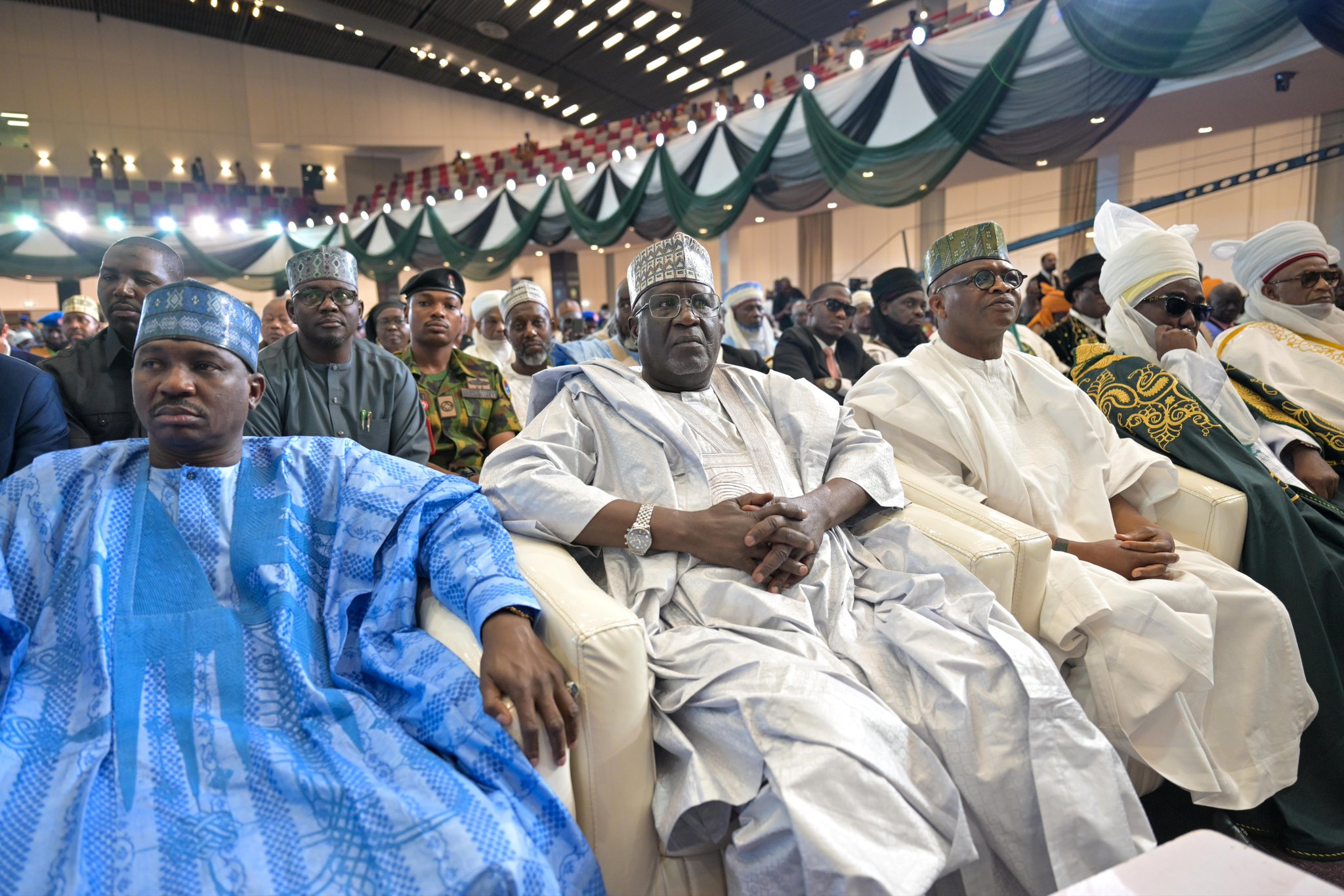 Foto-foto dari Konferensi Internasional yang diselenggarakan—pada malam ini—di ibu kota Nigeria, "Abuja", di bawah naungan Yang Mulia Presiden, serta partisipasi Yang Mulia Syekh Dr. Mohammed Al-Issa
