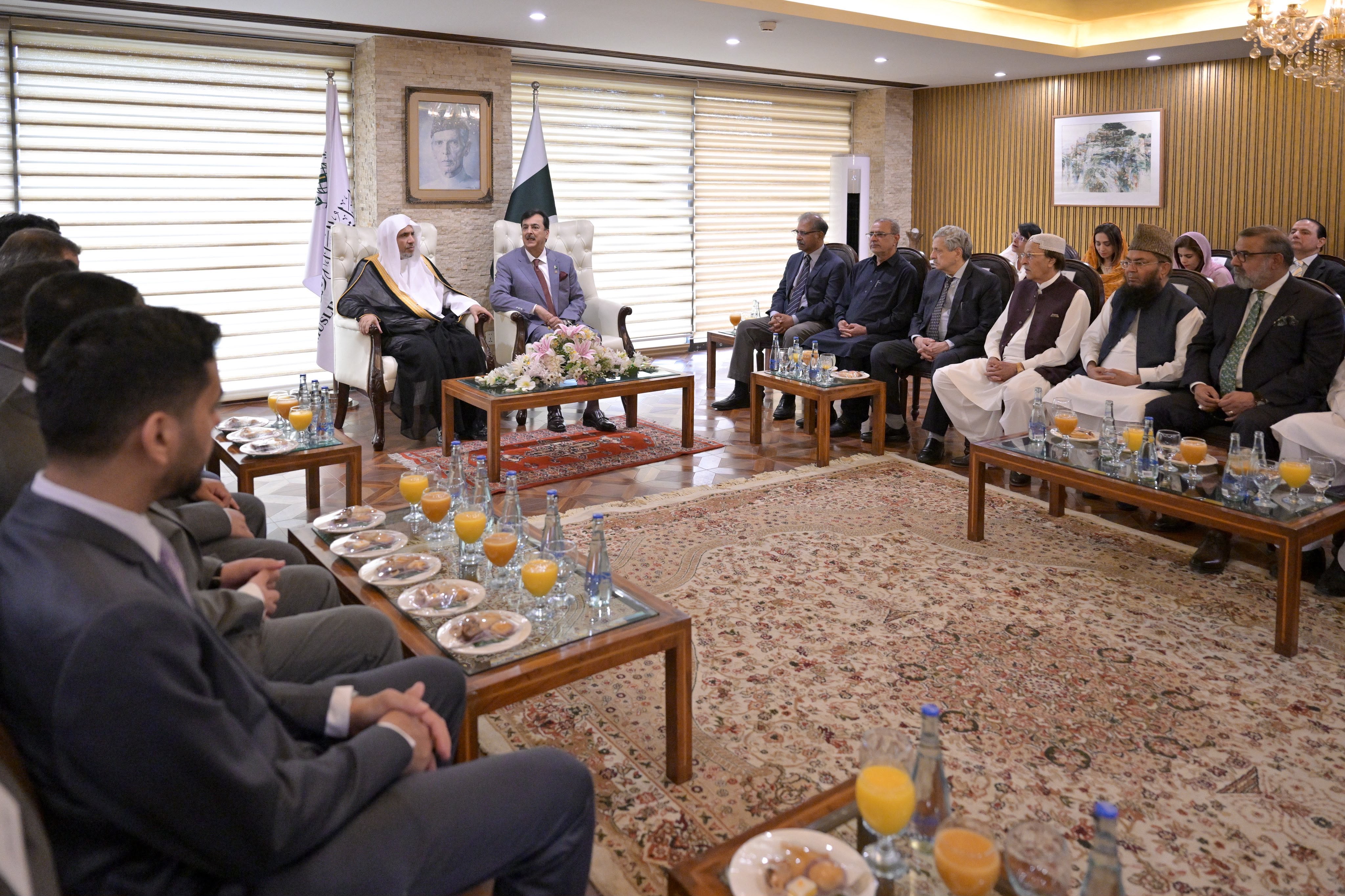 رئيس مجلس الشيوخ ورئيس المحكمة العليا الباكستانيان يستقبلان أمين عام رابطة العالم الإسلامي