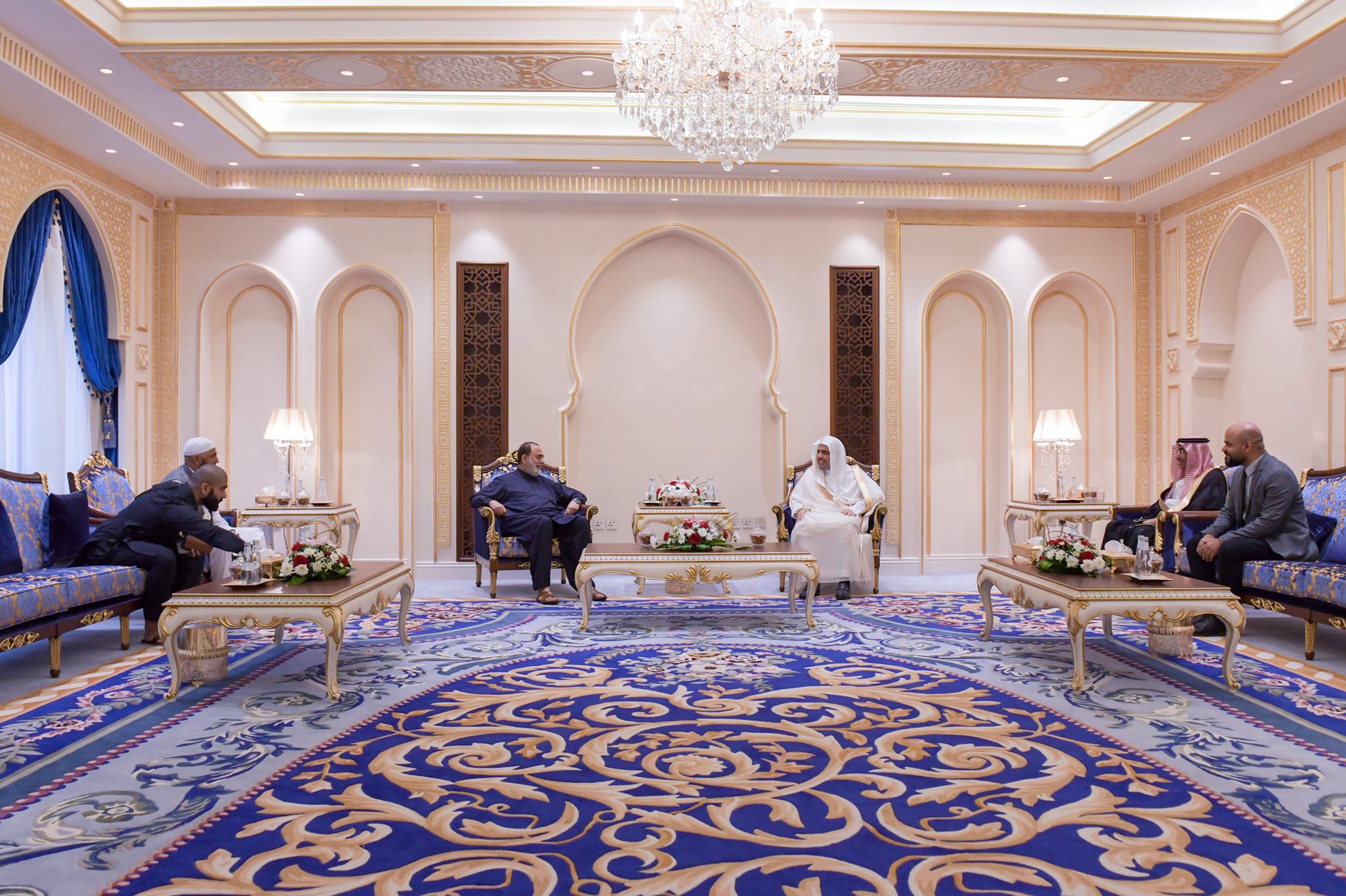 عزت مآب شیخ ڈاکٹر محمد العیسی نے رابطہ کے مکہ مکرمہ مرکزی دفتر میں وفاقی وزیر مملکت برائے سیفران سینیٹر محمد طلحہ محمود کا استقبال کیا