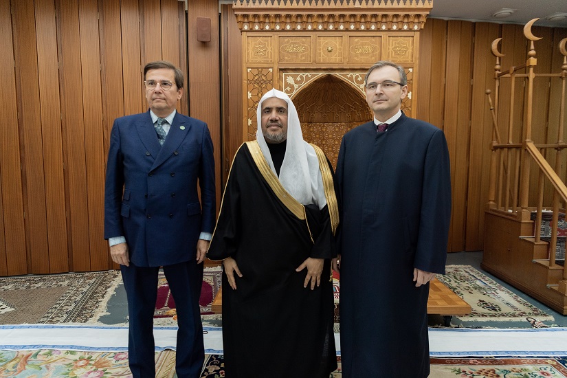 Les responsables de la mosquée d’Helsinki en Finlande ont reçu MohammadAlissa pour une rencontre ouverte avec les musulmans locaux en vue de souligner l’importance de l’intégration positive dans le respect du système du pays et de la culture dominante.