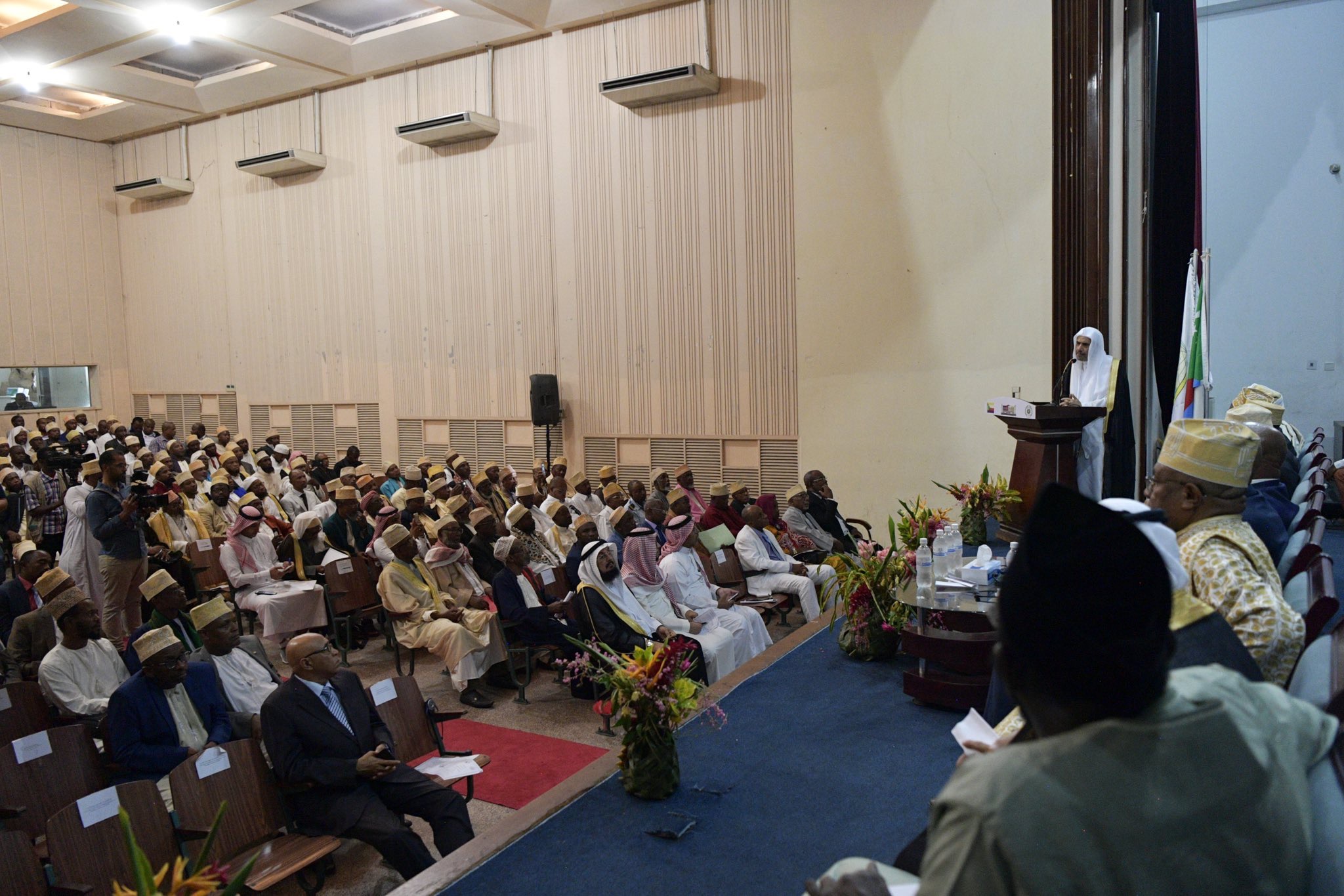 Les savants d’Afrique : le Royaume d’Arabie Saoudite est la référence « spirituelle » et « scientifique » des musulmans, leurs esprits et leurs cœurs y sont liés.