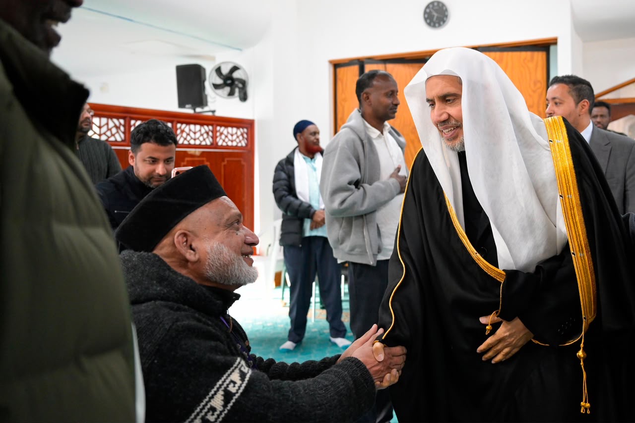 الأمين العام لرابطة العالم الإسلامي يزور مسجد النور في كرايستشيرش النيوزيلندية.. ويعلن تكفّل الرابطة بإعادة بناءه
