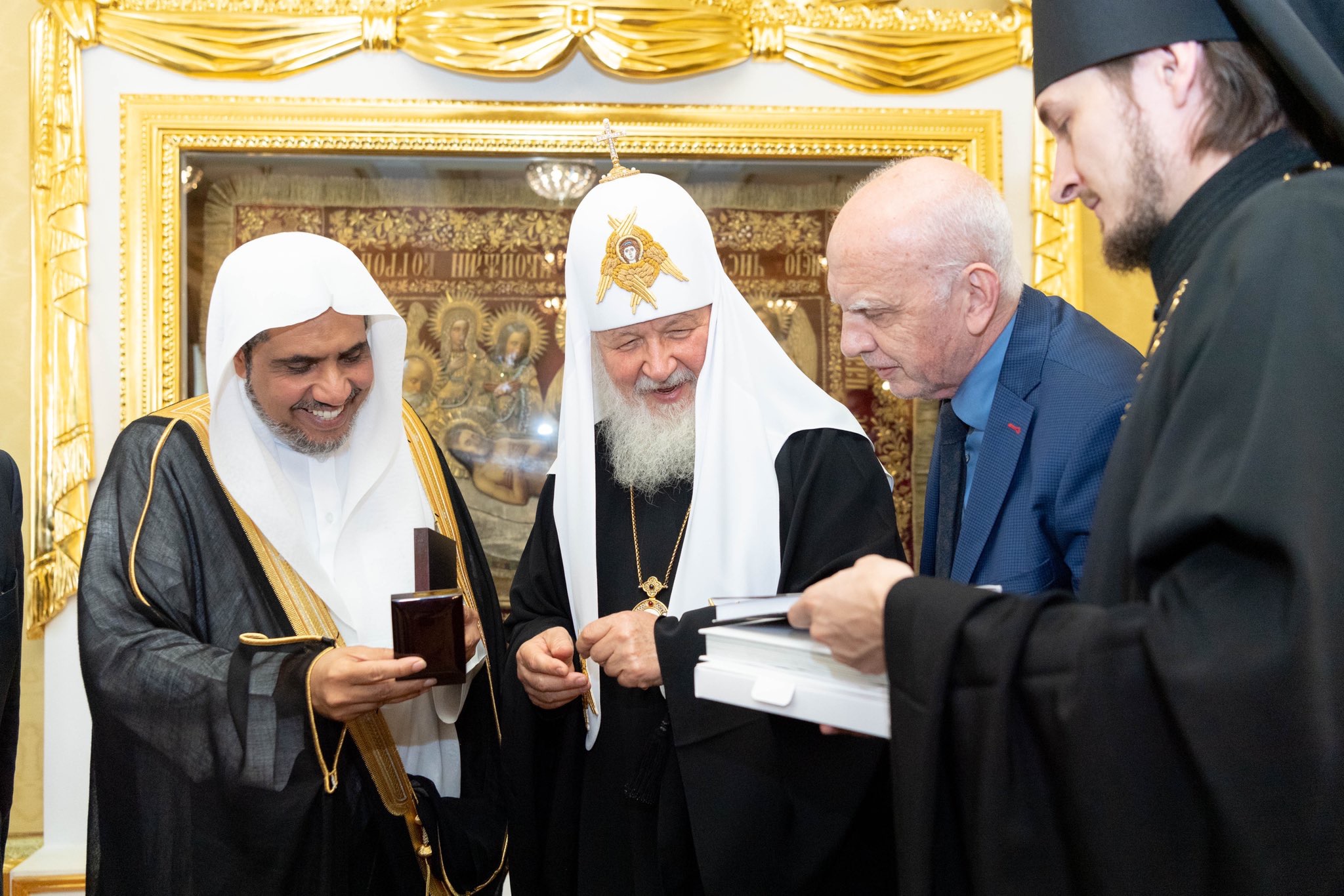 رابطہ عالم اسلامی کے سیکرٹری جنرل نے مسلم اقوام کی طرف سے روسی آرتھوڈکس چرچ  کی نفرت کے خلاف اور فروغ  امن کی  کوششوں کی تعریف کی