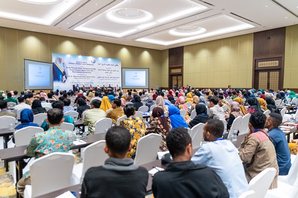 Le symposium « Les jeunes d’Asie du Sud-Est » auquel a appelé Mohammad Alissa établie des recommandations importantes pour renforcer le rôle des Jeunes pour représenter la Tolérance de l’Islam et propager la Paix.