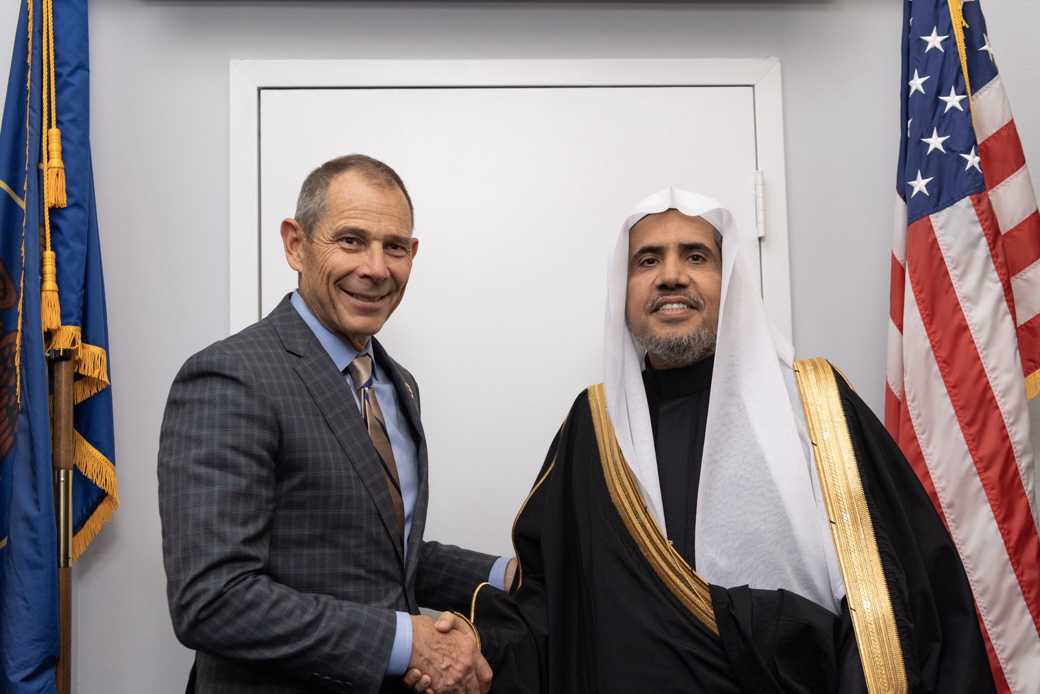 ‏في مقر الكونجرس الأمريكي التقى معالي الشيخ د.⁧‫محمد العيسى‬⁩ بالنائب جون كورتيس.