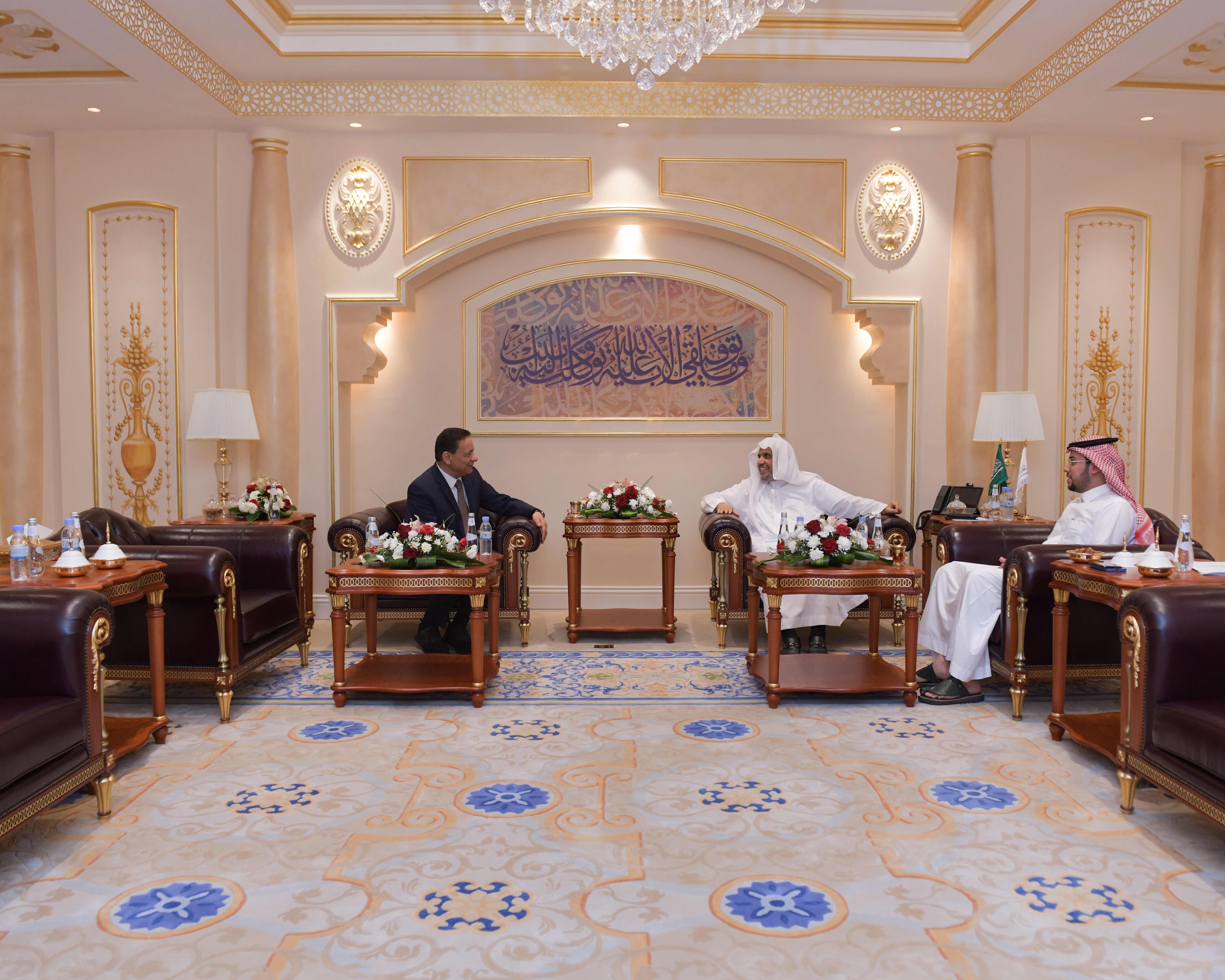 سیکرٹری جنرل ڈاکٹر محمد العيسى  نے رابطہ کے مکہ مکرمہ مرکزی دفتر میں جمہوریہ مصر کے سپریم کونسل برائے میڈیا ریگولیشن کےصدر کرم جبر کا استقبال کیا۔