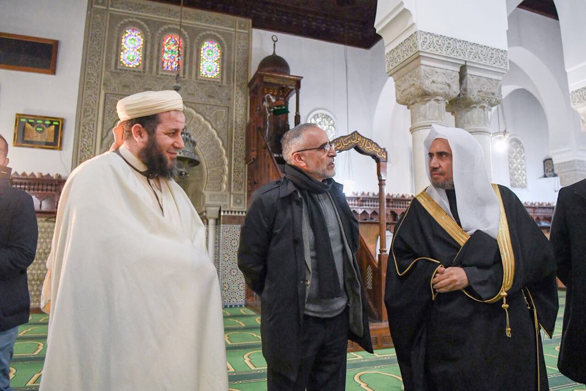 معالي الأمين العام يلتقي عميد المعهد الإسلامي بباريس الدكتور: دليل أبو بكر وعدداً من العلماء والمفكرين