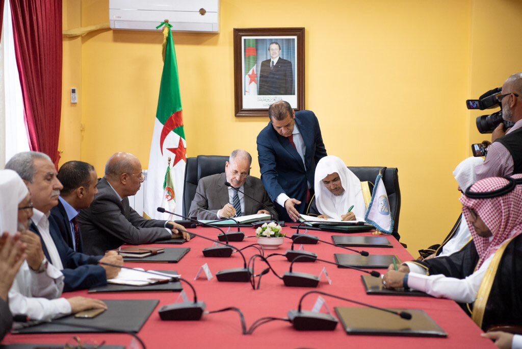 الرابطة توقّع اتفاقية تعاون مع المرجعية الدينية العليا بالجزائر