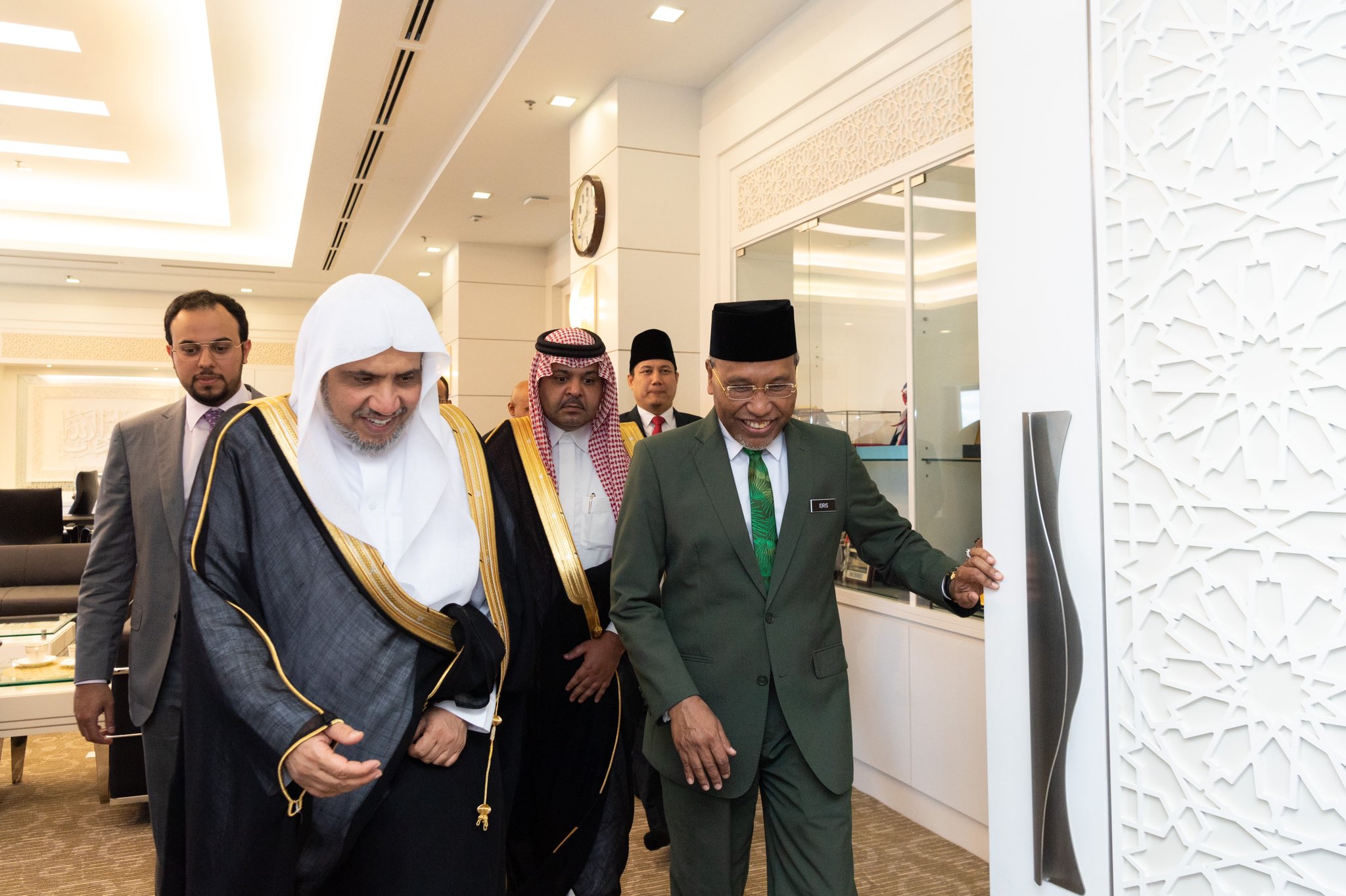 Mohammad Alissa est arrivé avec une importante délégation de la LIM à Kuala Lumpur où il a été accueilli par des représentants ministériels et des responsables du protocole malaisien.