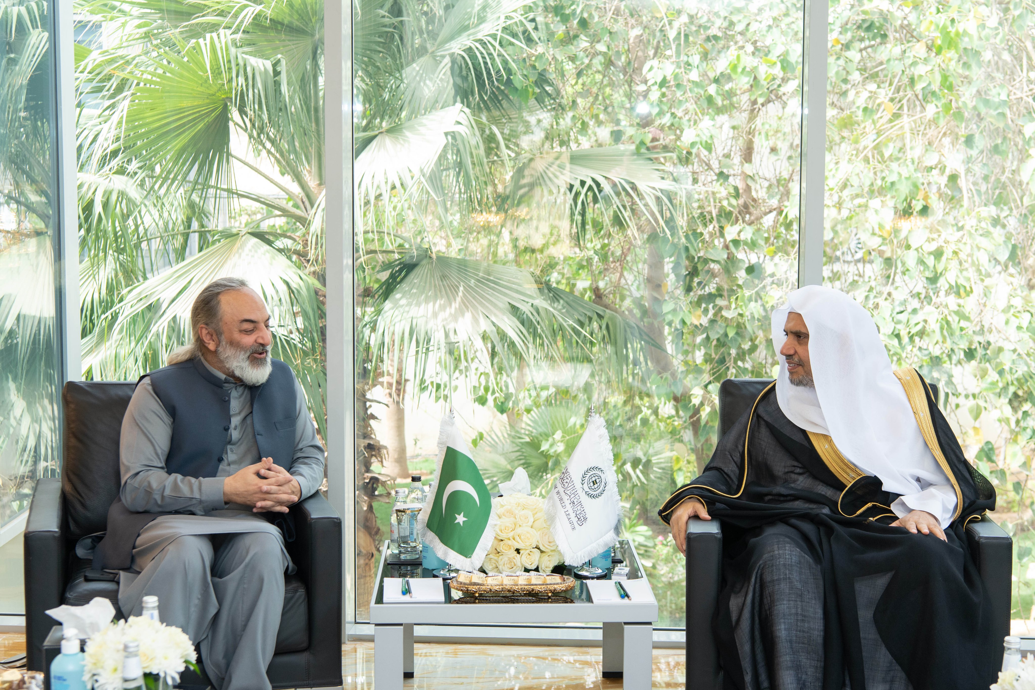 استقبل معالي الأمين العام الشيخ د.محمد العيسى -في مكتبه بالرياض- سعادة سفير جمهورية باكستان الإسلامية لدى المملكة العربية السعودية، السيد أمير خرم راتهور.
