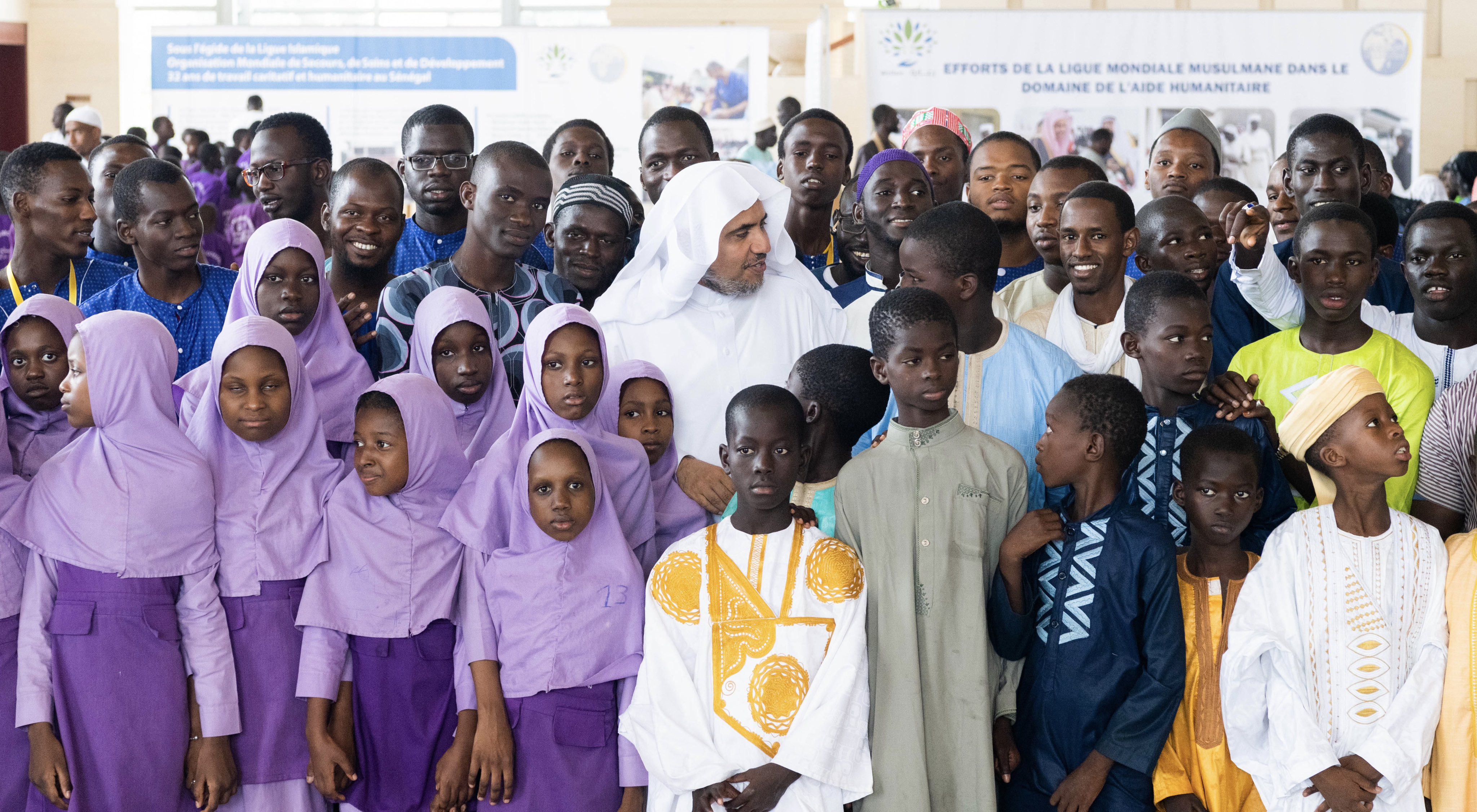 رابطہ عالم اسلامی مسلمان نوجوانوں میں بیداری کے فروغ کے لئے کوشاں ہے تاکہ وہ اپنےقومی معاشرے اور انسانی دنیا میں مؤثر کردار ادا کرے 