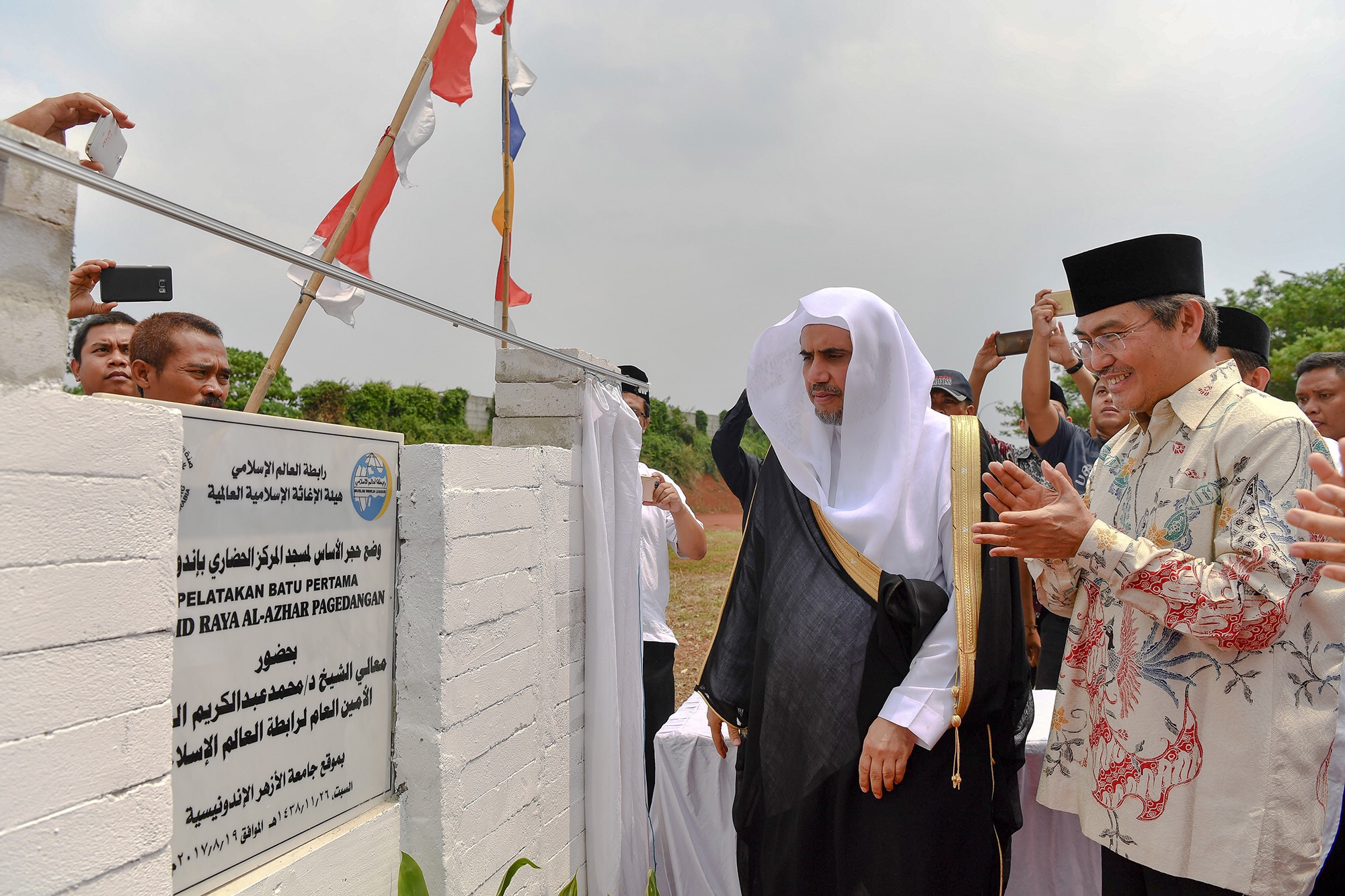 MWL raises the banner of Islamic tolerance by providing humanitarian aid and engaging in dialogue and cooperation with all