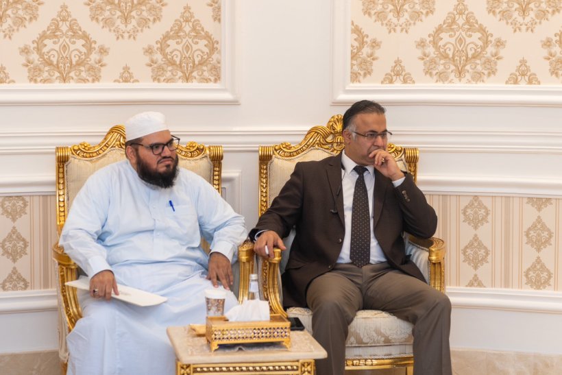 استقبل معالي الأمين العام، رئيس هيئة علماء المسلمين، فضيلة الشيخ د. ⁧محمد العيسى‬⁩ معالي وزير شؤون الولايات والمناطق، وزير الشؤون الدينية والوئام بين الأديان الباكستاني، السيناتور محمد طلحة محمود