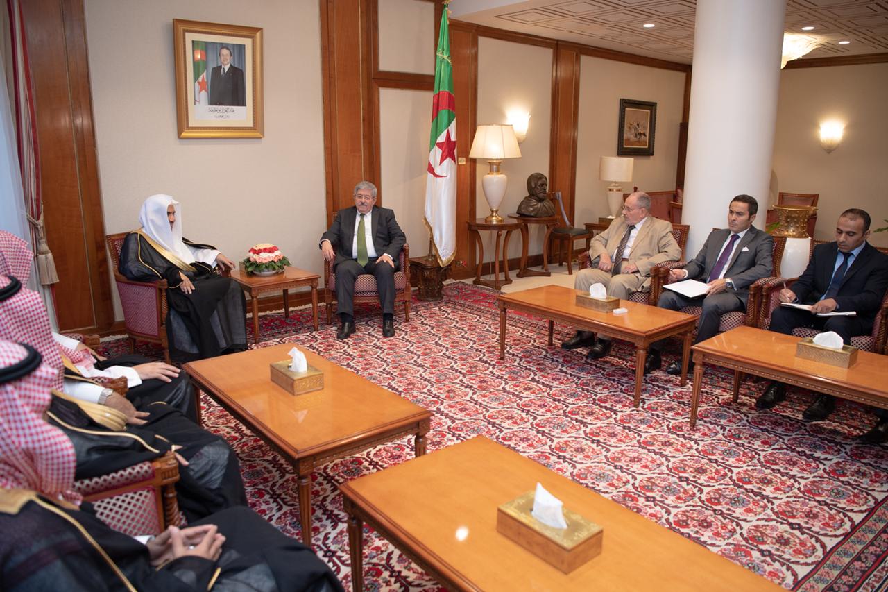 Le Premier Ministre d’Algérie, recevant à Alger le SG de la LigueIs lamique Mondiale