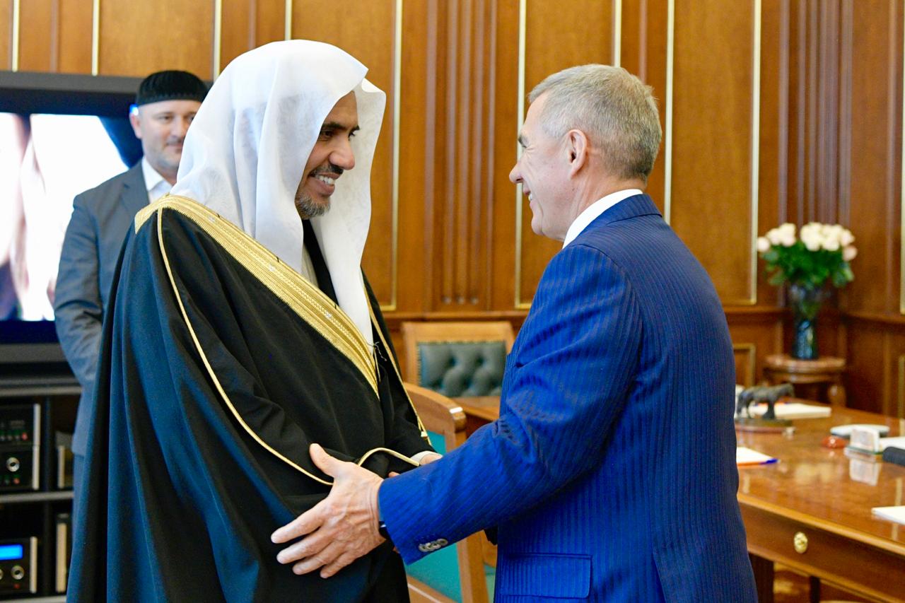 شیخ ڈاکٹر محمد العیسی سے ملاقات میں جمہوریہ تاتارستان کے صدر نے رابطہ عالم اسلامی کی مذہبی اورنسلی ہم آہنگی کےفروغ کی عالمی کوششوں کی تعریف کی 