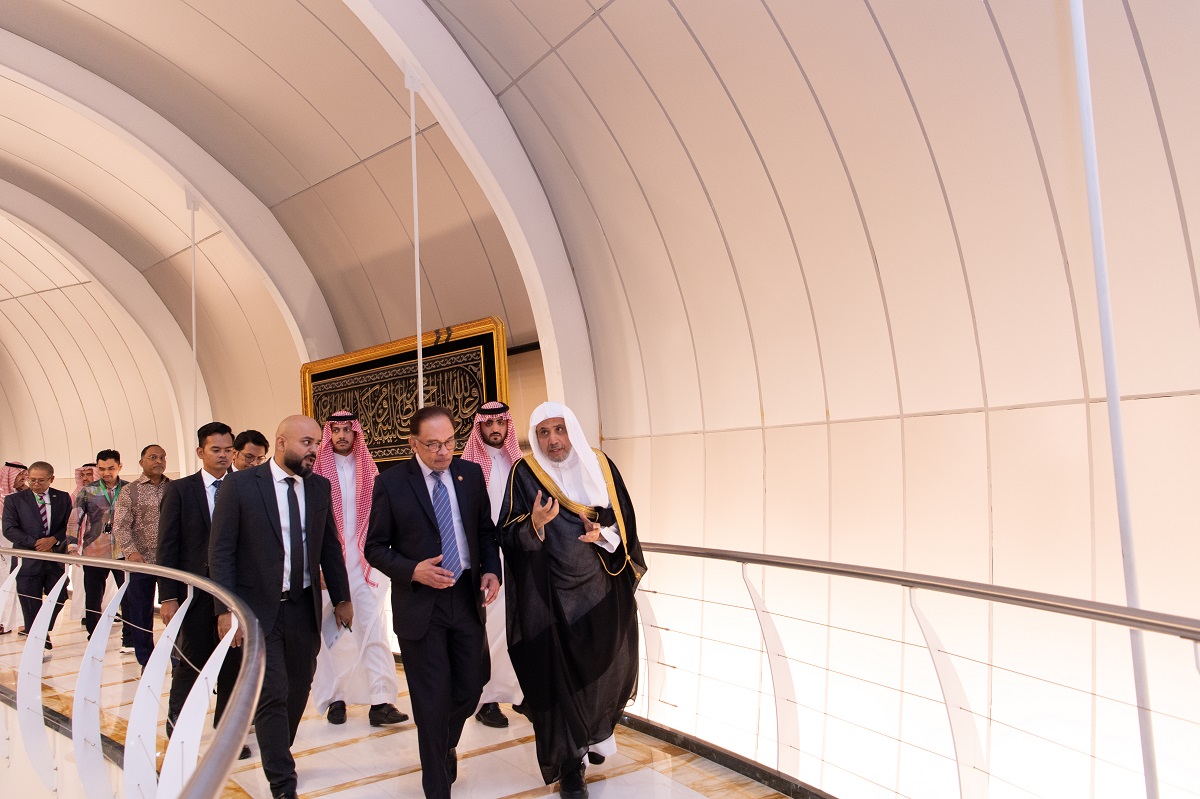 Yang Mulia Perdana Menteri Malaysia, Tuan Anwar Ibrahim, mengunjungi kantor Liga Muslim Dunia di Riyadh
