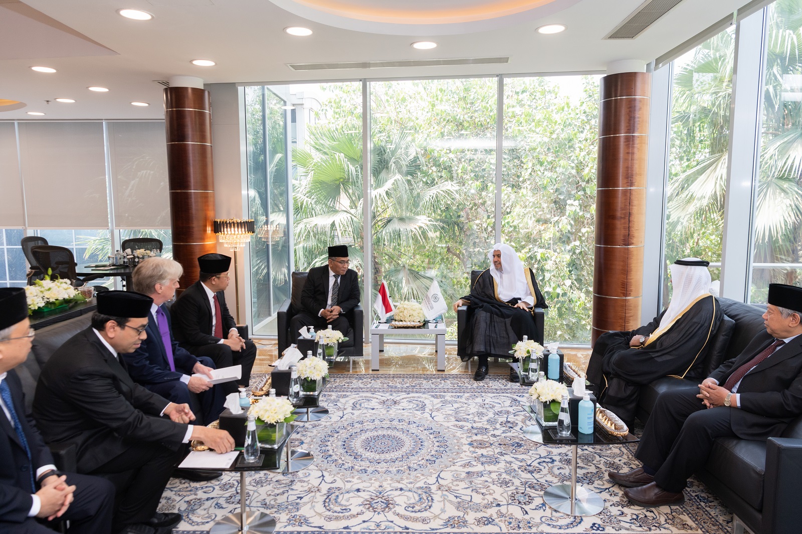 "نهضة العلماء" الإندونيسية تختار الأمين العام لرابطة العالم الإسلاميIndonesia’s "Nahdlatul Ulama" chooses the Secretary General of the Muslim World League as a co-chair of the "first religious summit" to be adopted within the work of (G20)رئيسًا مشاركًا لـ "أول قمةٍ دينيةٍ" تُعتَمد ضمن أعمال مجموعة العشرين