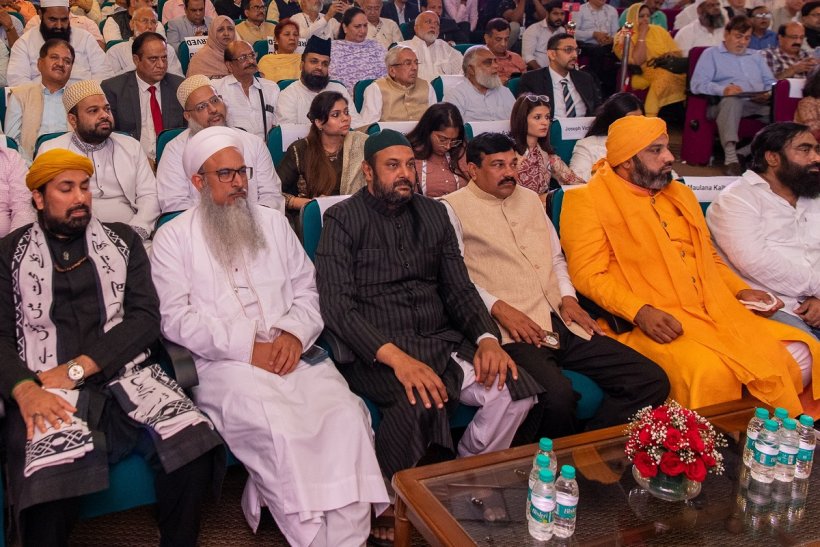 رابطہ عالم اسلامی کے دورۂ ہند کا خیر مقدم، اسلامی مذہبی شخصیات بشمول علماء ومفتیان کی موجودگی  اور ان کے ہمراہ  دیگر مذہبی اور فکری تنوع کی شرکت: ہندوستانی اسلامی ثقافتی مرکز کی جانب سے سیکرٹری جنرل شیخ ڈاکٹر محمد العیسی کی میزبانی