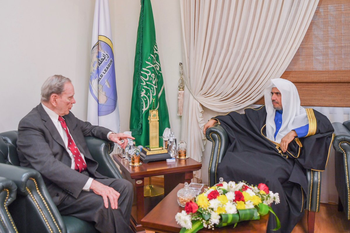 HE the MWL's SG meets in his office in Riyadh Mr. Richard Murphy, the former American diplomat and political studies expert. A number of topics of common interest were discussed