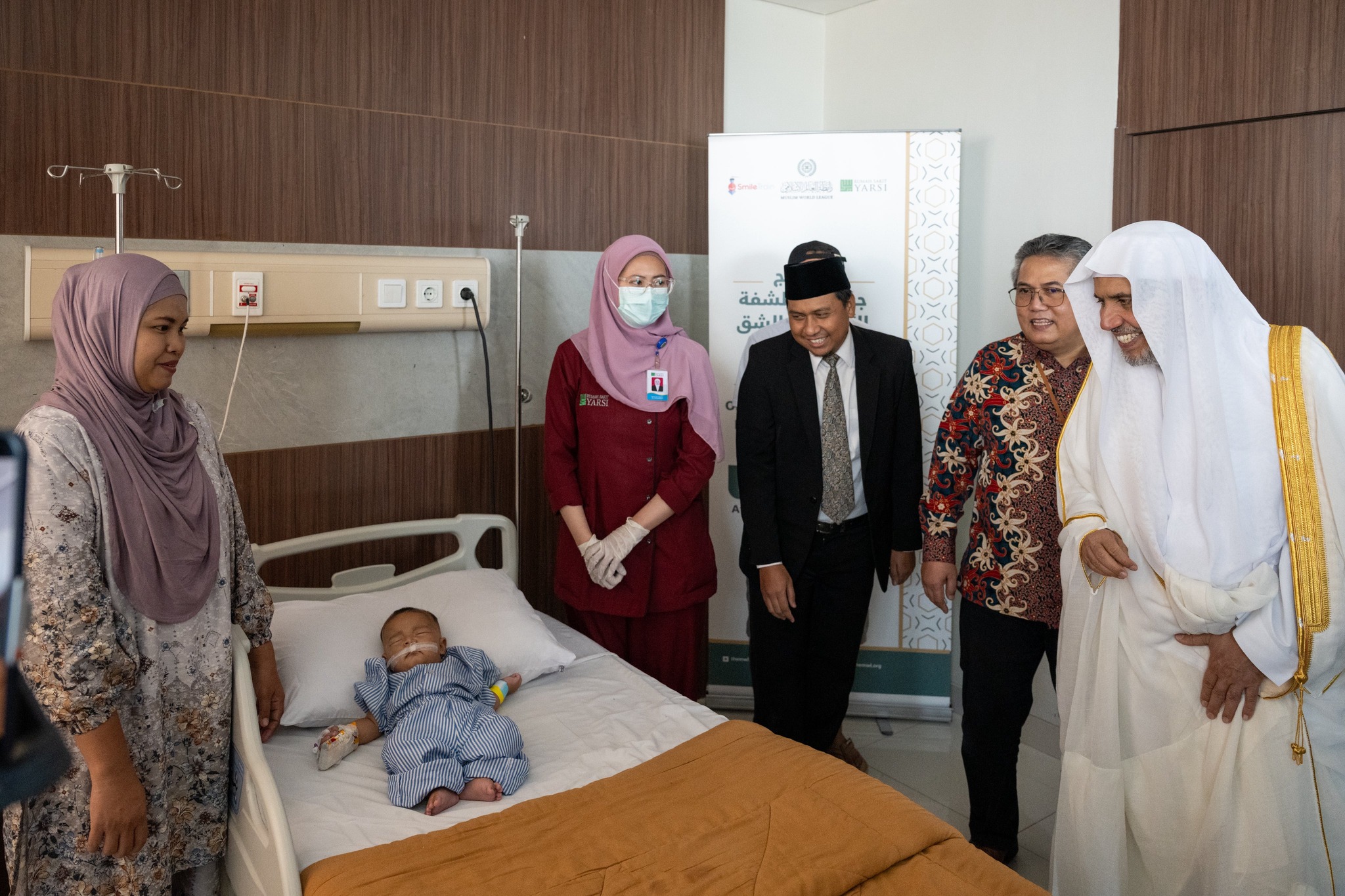 H.E. Sheikh Dr. Mohammed Al-Issa, conducted visits to a number of health initiatives in Indonesian hospitals sponsored by the MWL
