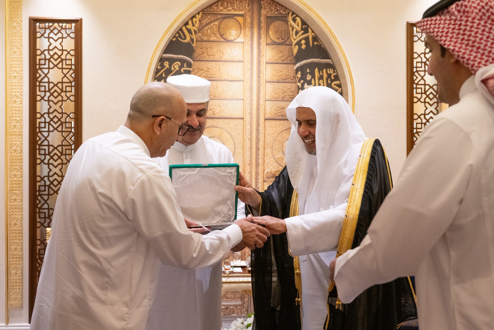 H.E. Sheikh Dr. Mohammed Alissa, Secretary-General of the Muslim World League (MWL) and Chairman of the Organization of Muslim Scholars, received H.E. Judge Yahya Afridi, Chief Justice of the Supreme Court of the Islamic Republic of Pakistan.