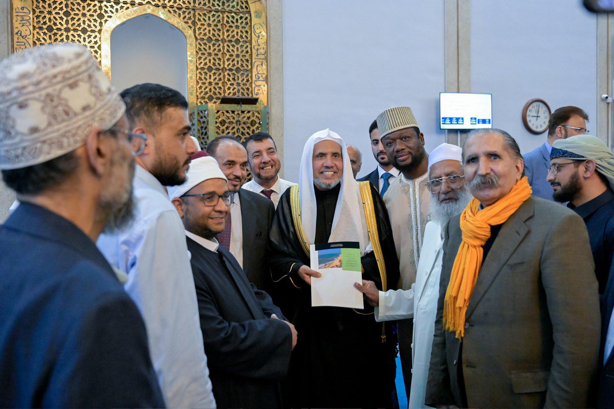 القيادات الإسلامية البريطانية تستقبل الأمين العام لرابطة العالم الإسلامي في المركز الإسلامي في العاصمة لندن
