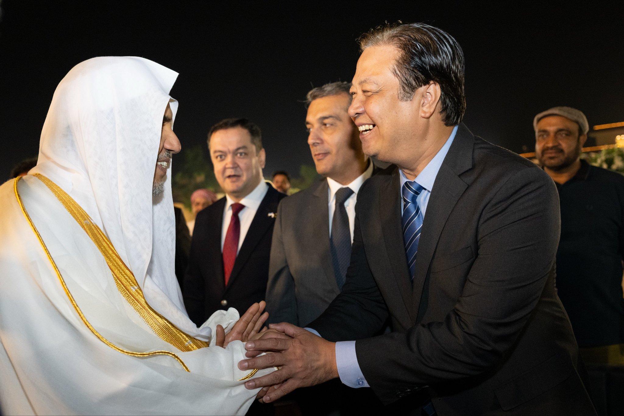 پاکستانی سینیٹ کی دفاعی کمیٹی کے چیئرمین، محترم جناب محمد طلحہ محمود نے سیکرٹری جنرل رابطہ اور چیئرمین مسلم علماء کونسل، عزت مآب شیخ ڈاکٹر محمد العیسی ‏کے اعزاز میں عشائیے کا اہتمام کیا۔