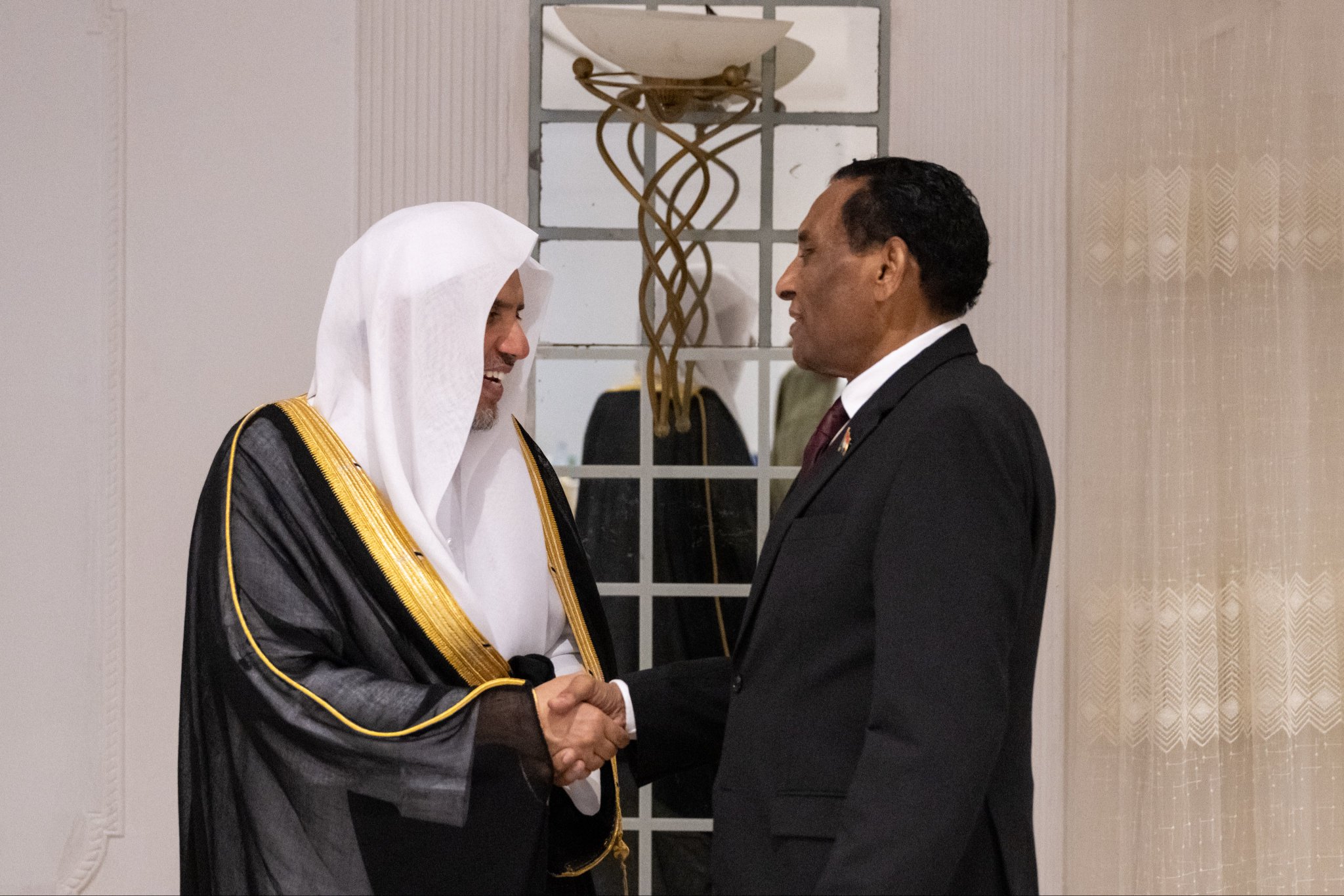 سیکرٹری جنرل کا دورۂ سوڈان استحکام اور امن کی بنیادوں کی بحالی کے لئے تعاون اور امداد، اور عزت مآب شیخ ڈاکٹر محمد العیسی کی حکومتی قیادت اور علماء کے وفود کے ساتھ اعلیٰ سطحی ملاقاتیں: