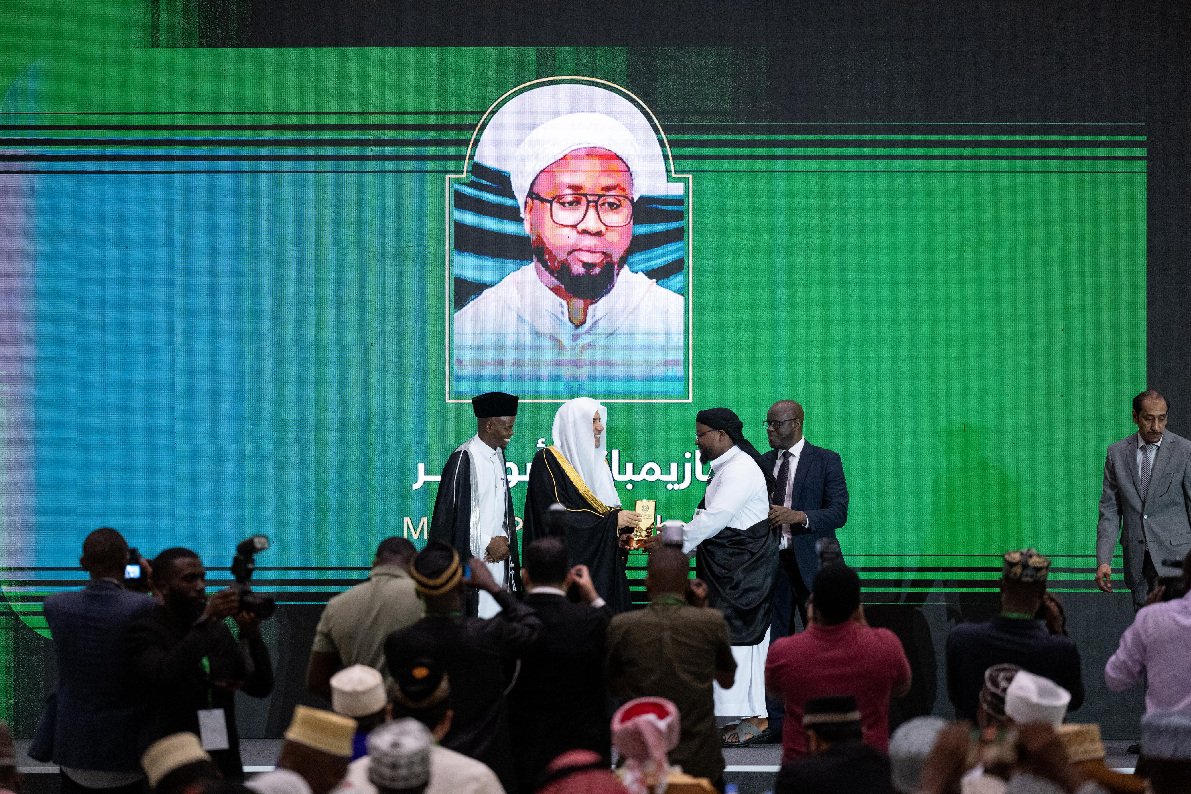 Dr. Al-Issa Attends the Graduation of Seventy Thousand Male and Female Memorizers of the Holy Qur’an in Rwanda