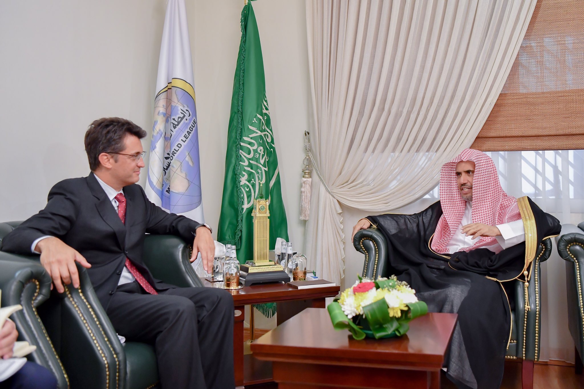 HE the MWL's S.G. received the President of the E.U. Delegation, Mr. Michael Cervone. Issues of common interest were discussed.