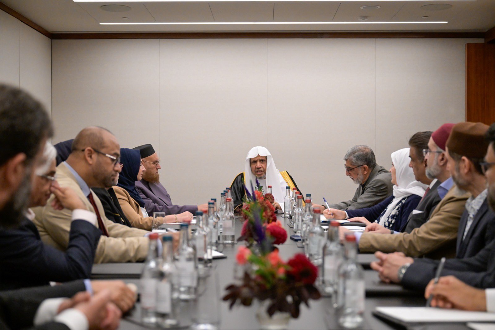 H.E. Sheikh Dr. Mohammed Al-Issa, Secretary-General of the MWL and Chairman of the OMS, met with Islamic religious leaders, including a number of business figures from across the United Kingdom