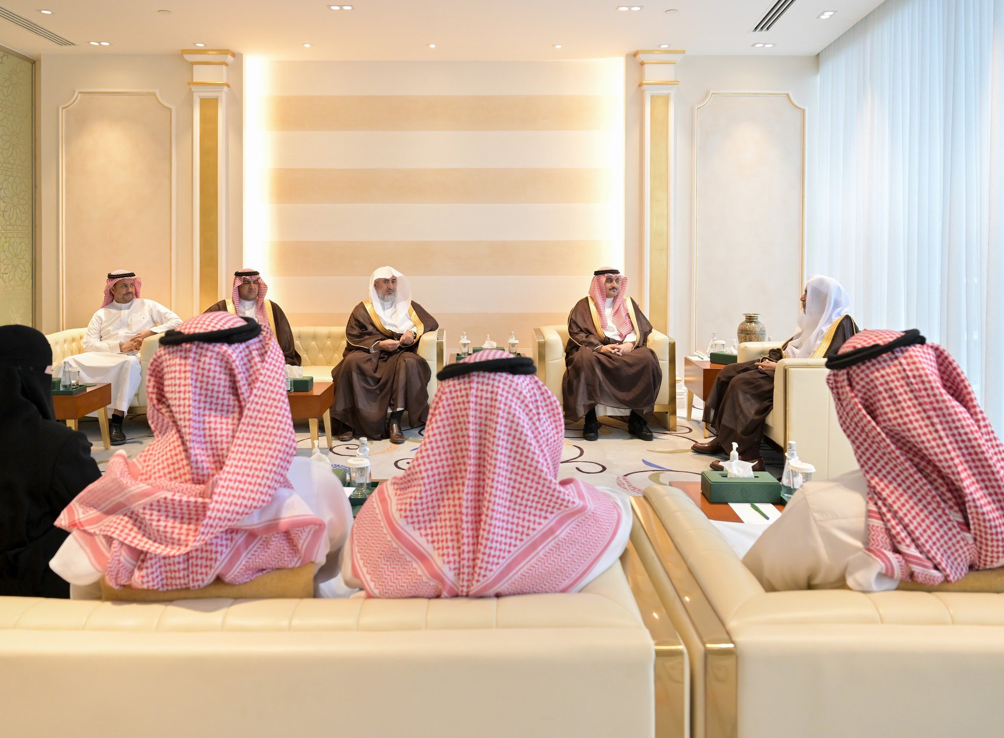 استقبلَ معالي الأمين العام، رئيس هيئة علماء المسلمين، فضيلة الشيخ د.⁧‫محمد العيسى‬⁩‬⁩، ظُهرَ اليوم، سعادةَ رئيس جامعة المجمعة، رئيس مجلس إدارة مركز سيفال السعودية، الأستاذ الدكتور صالح بن عبدالله المزعل