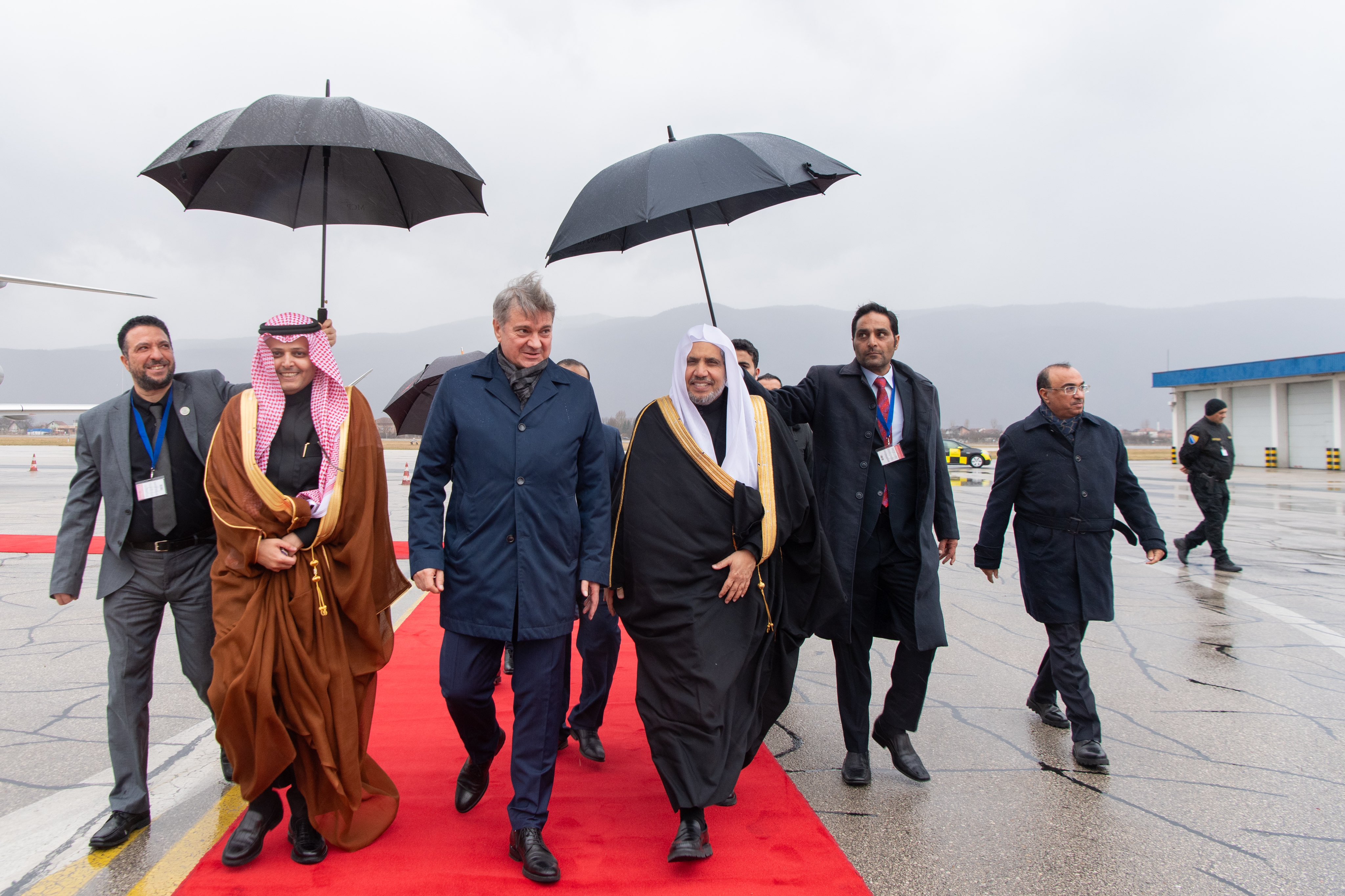 El Secretario General, presidente de la Comisión de Ulemas Musulmanes, el sheikh Mohammed Al-Issa, ha llegado a Sarajevo para participar en una conferencia regional sobre paz y convivencia en los Balcanes.