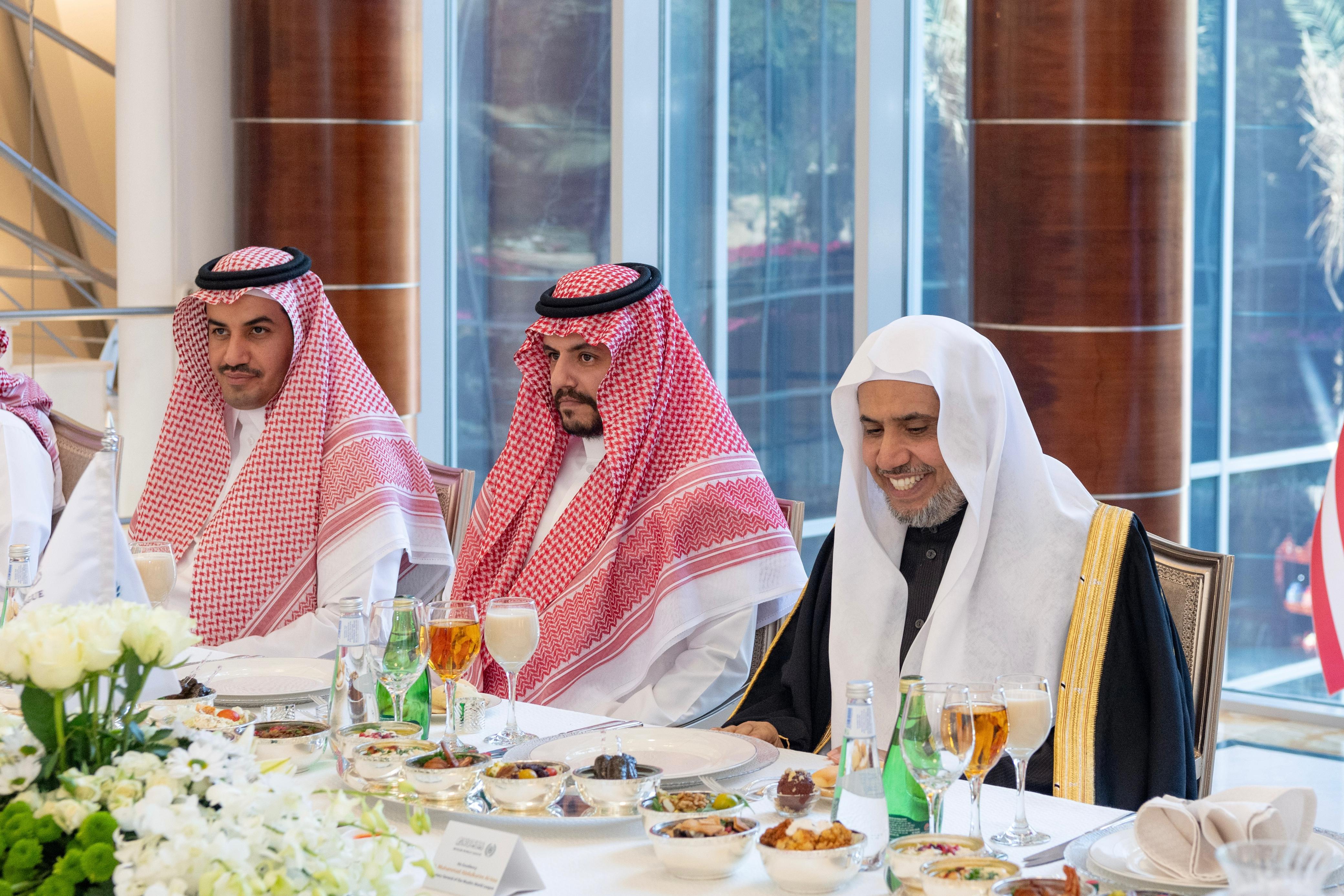 د.العيسى في لقاء وفد الكونغرس الأمريكي: حرب غزة انتهاك صارخ للقانون الدولي الإنساني