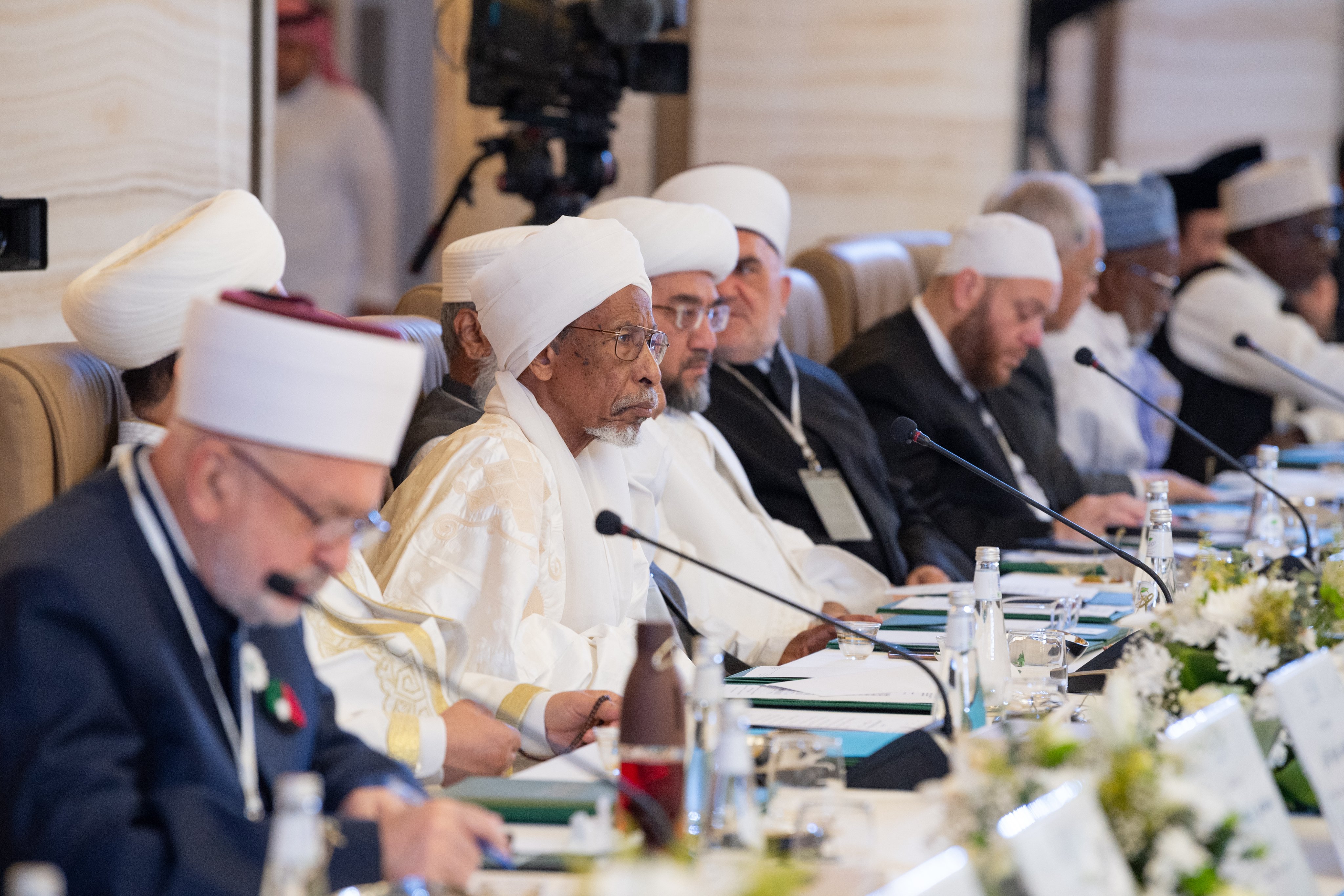 Cheikh Mohammed Al-Issa, Secrétaire général de la Ligue islamique mondiale s'adressant à la 46ème session du Conseil suprême :