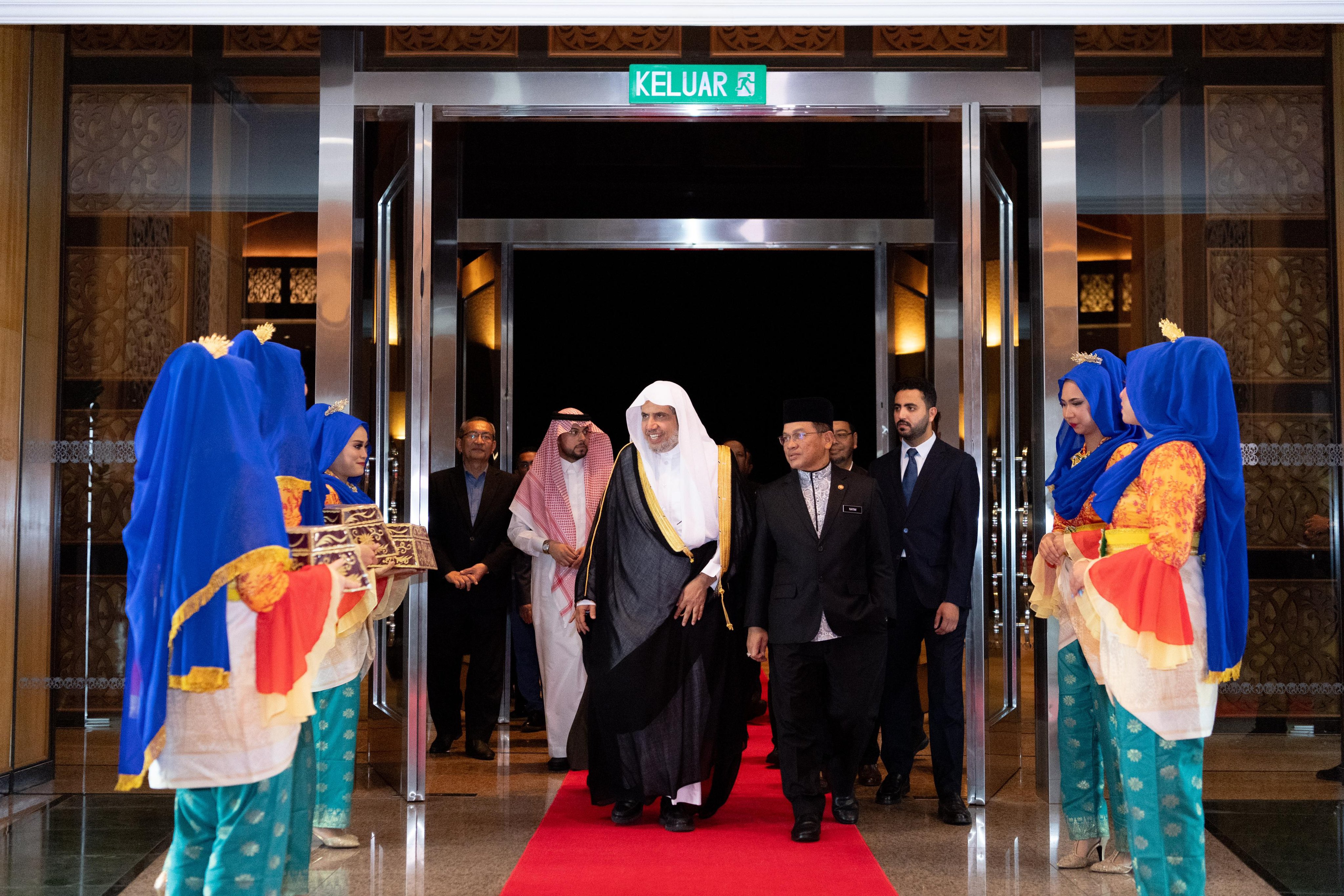 جناب دبیر کل، آقای دکتر شیخ محمد العیسی اکنون وارد پایتخت کوالالامپور شد که مورد استقبال جناب وزیر به ریاست هیئت دولت