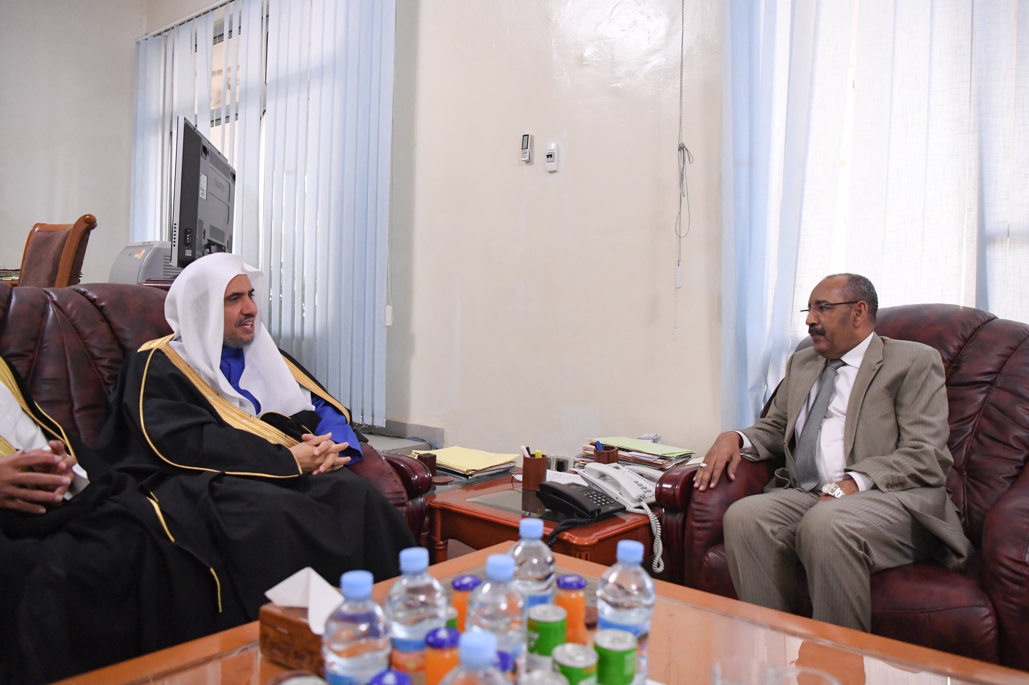 ‏وزير الداخلية الموريتاني السيد أحمد بن عبدالله يستقبل معالي أمين عام رابطة العالم الإسلامي‬⁩ في العاصمة نواكشوط، وجرى خلال اللقاء استعراض عدد من الموضوعات ذات الاهتمام المشترك.