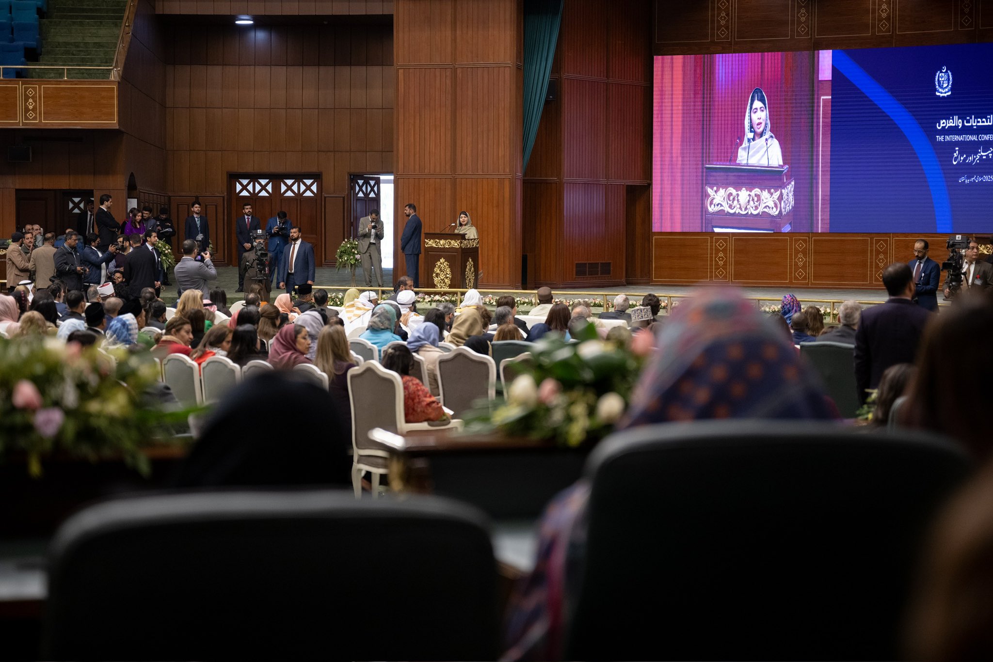 Dengan kehadiran Yang Mulia Sekretaris Jenderal LMD, Syekh Dr. Mohammed Alissa  Aktivis global dalam pendidikan anak perempuan, Nyonya Malala Yousafzai, menyampaikan pesan utama untuk inisiatif Liga Muslim Dunia