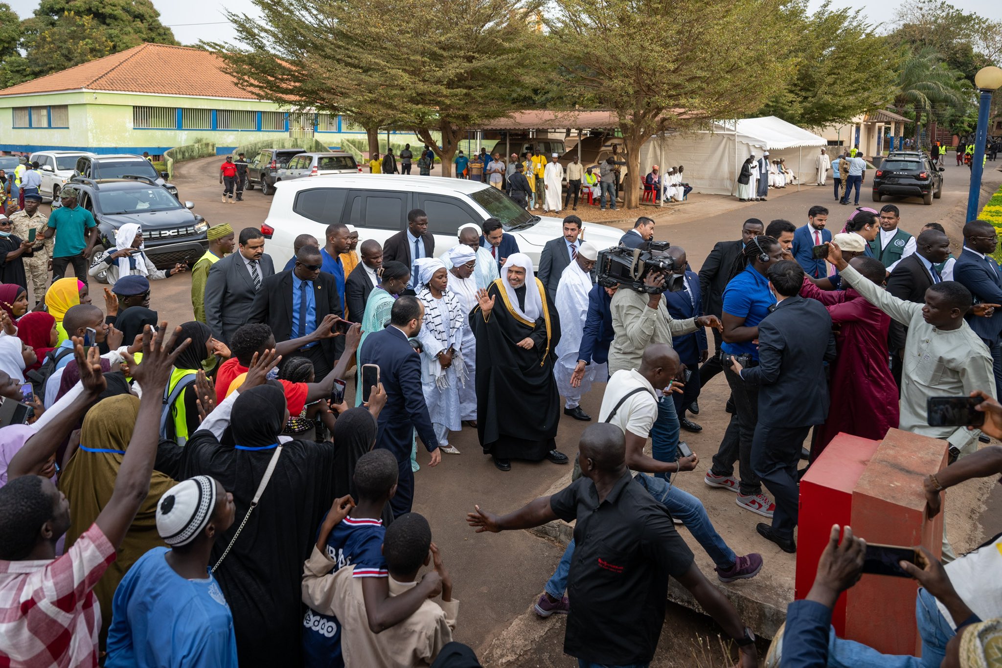 Program pemberantasan kebutaan di Afrika Barat merupakan langkah baru yang signifikan yang diluncurkan oleh Yang Mulia Sekretaris Jenderal LMD, Syekh Dr. Mohammed Alissa    , dari Republik Guinea-Bissau