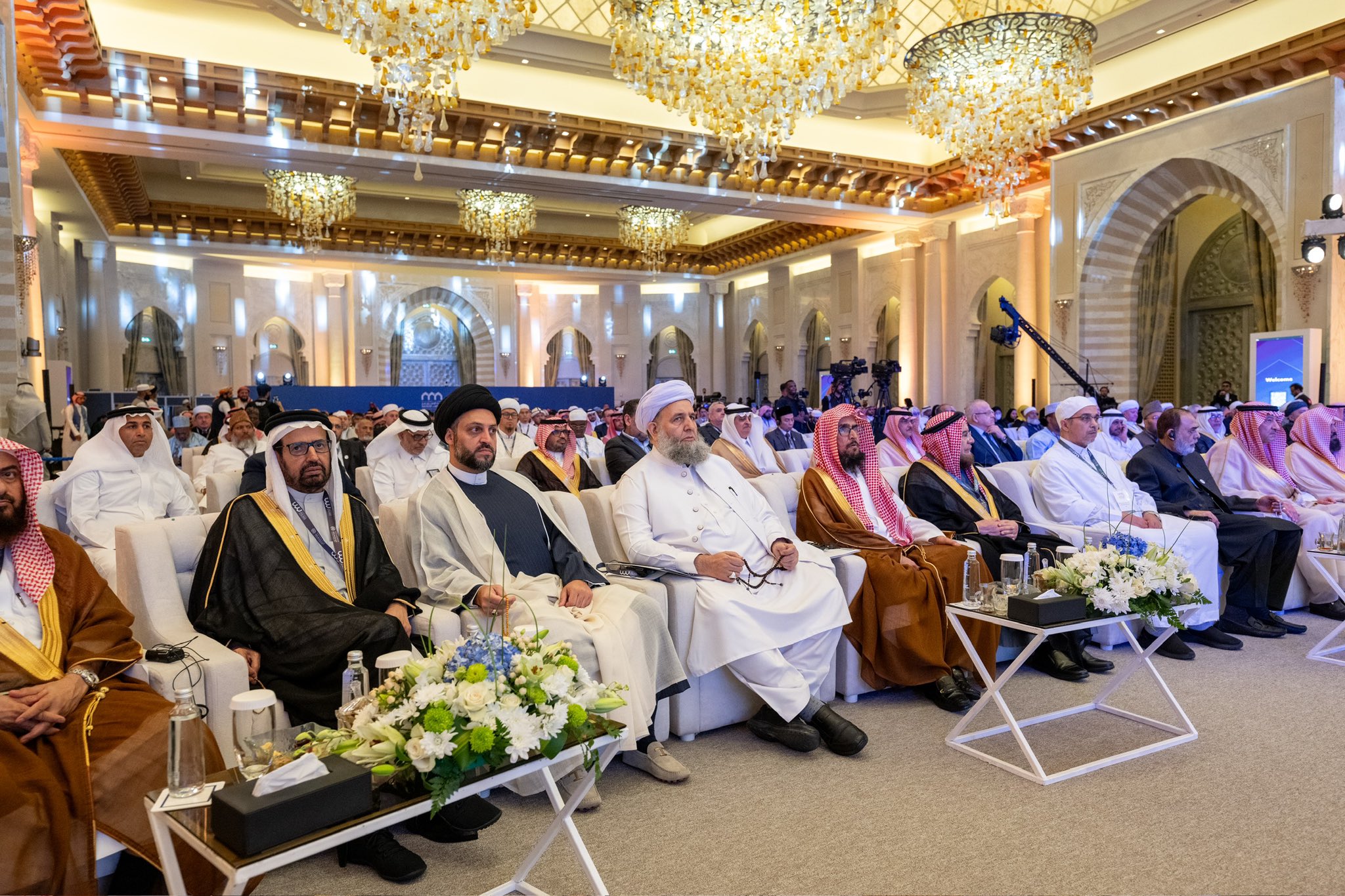 Yang Mulia Sekretaris Jenderal LMD, Ketua Organisasi Ulama Muslim, Syekh Dr.Mohammed Alissa , dalam sesi pembukaan Konferensi Membangun Jembatan Antar Mazhab Islam