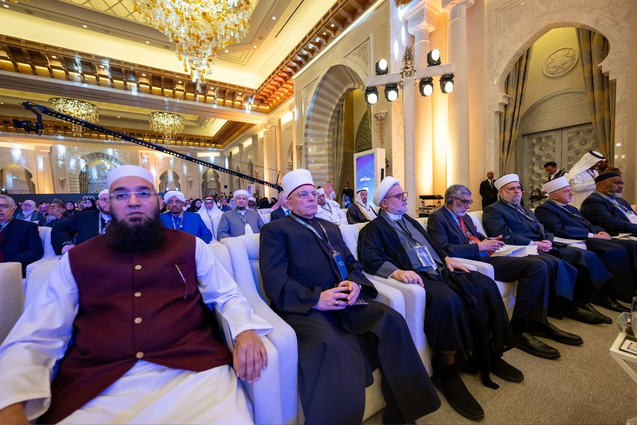Yang Mulia Sekretaris Jenderal LMD, Ketua Organisasi Ulama Muslim, Syekh Dr.Mohammed Alissa , dalam sesi pembukaan Konferensi Membangun Jembatan Antar Mazhab Islam