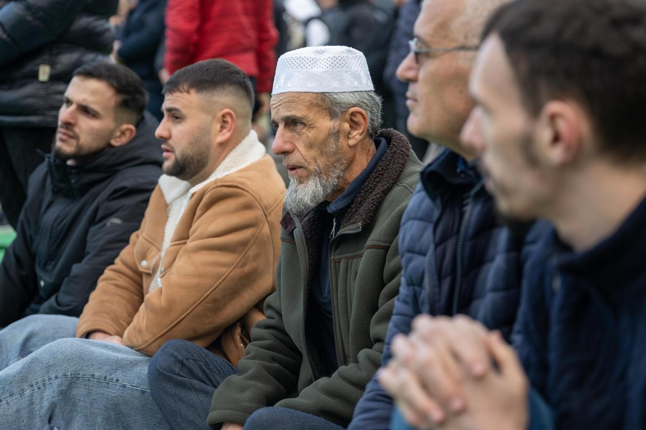 جناب دبیرکل ⁧‫سازمان همبستگی جهان اسلام‬⁩، و رئیس انجمن علمای مسلمان، آقای دکتر شیخ ⁧‫محمد العيسى‬⁩‬⁩ خطبه عید را در پاسخ به دعوت عالی‌جناب رئیس‌جمهور آلبانی ، ایراد می‌کند،.