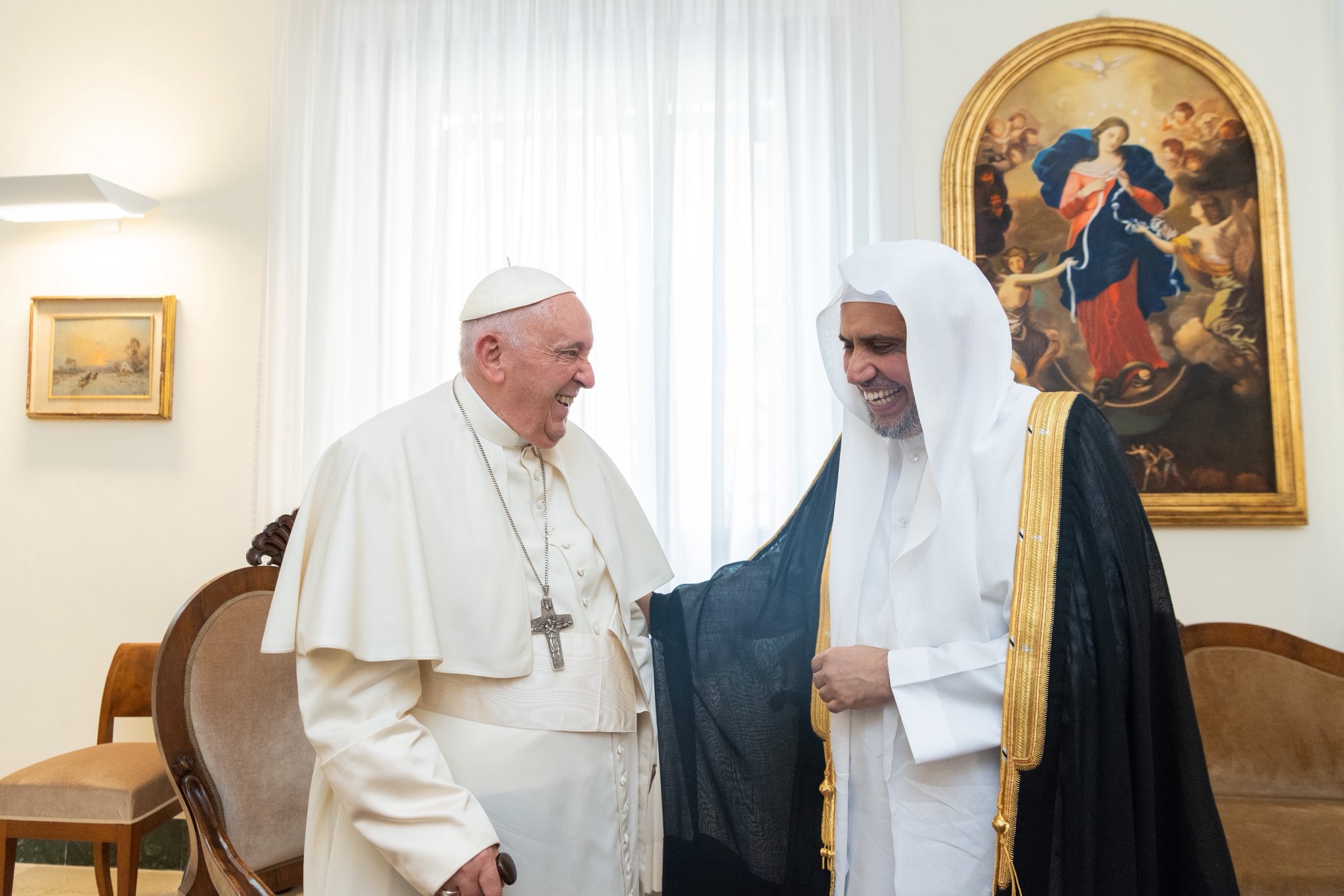 ‏بعثَ معالي الأمين العام لرابطة العالم الإسلامي، رئيس هيئة علماء المسلمين، فضيلة الشيخ د.⁧‫محمد العيسى‬⁩‬⁩ رسالةَ تعزيةٍ ومواساةٍ لنيافة الكاردينال بيترو بارولين، رئيس الوزراء وأمين السرّ بدولة الفاتيكان