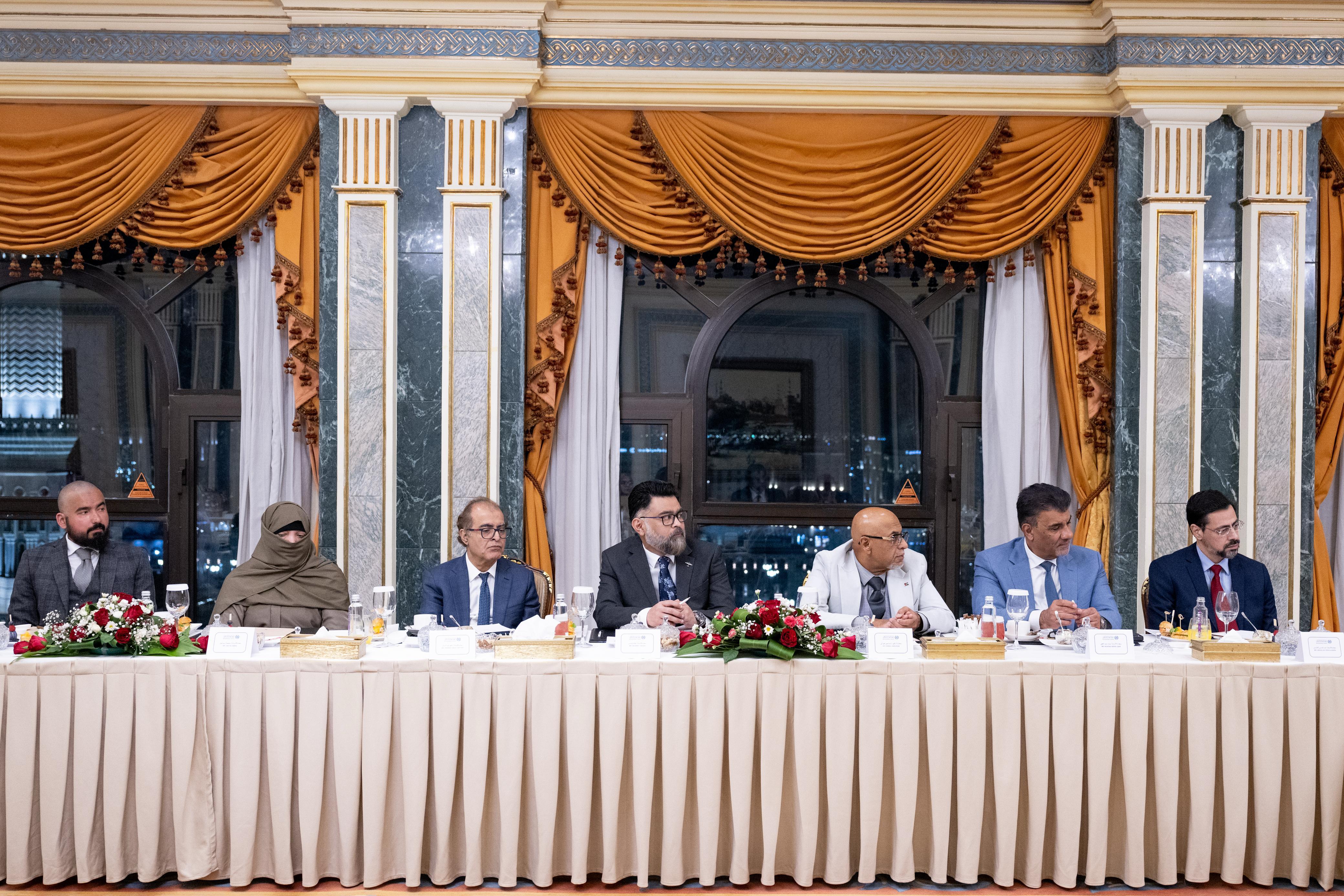 القيادات الإسلامية البريطانية تلتقي الأمين العام لرابطة العالم الإسلامي في المدينة المنورة