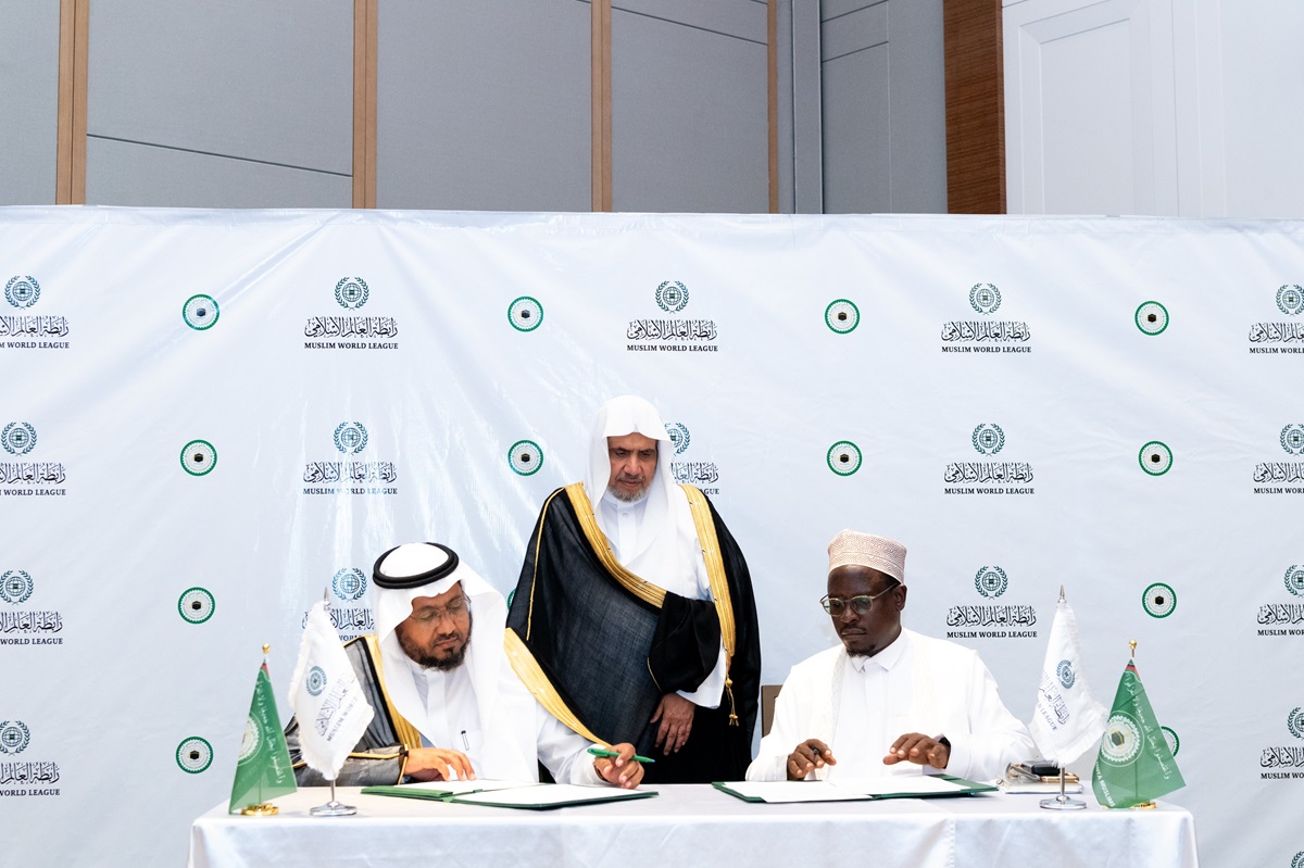 سیکرٹری جنرل رابطہ اور چیئرمین مسلم علماء کونسل عزت مآب شیخ ڈاکٹر محمد العیسی نے رابطہ اور کینیا کے مسلمانوں کی سپریم کونسل کے درمیان ایک معاہدے پر دستخط کی تقریب میں شرکت کی۔