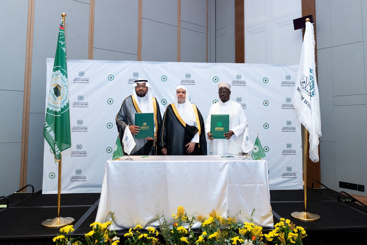 El Secretario General, Presidente de la Comisión de Ulemas, Mohammed Al-Issa, asistió a la firma de un acuerdo entre la Liga y el Consejo Supremo de Musulmanes de Kenia